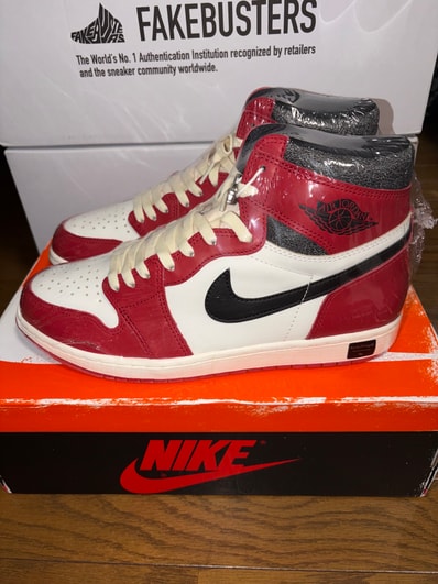 Nike Air Jordan 1 High OG "Lost & Found/Chicago"