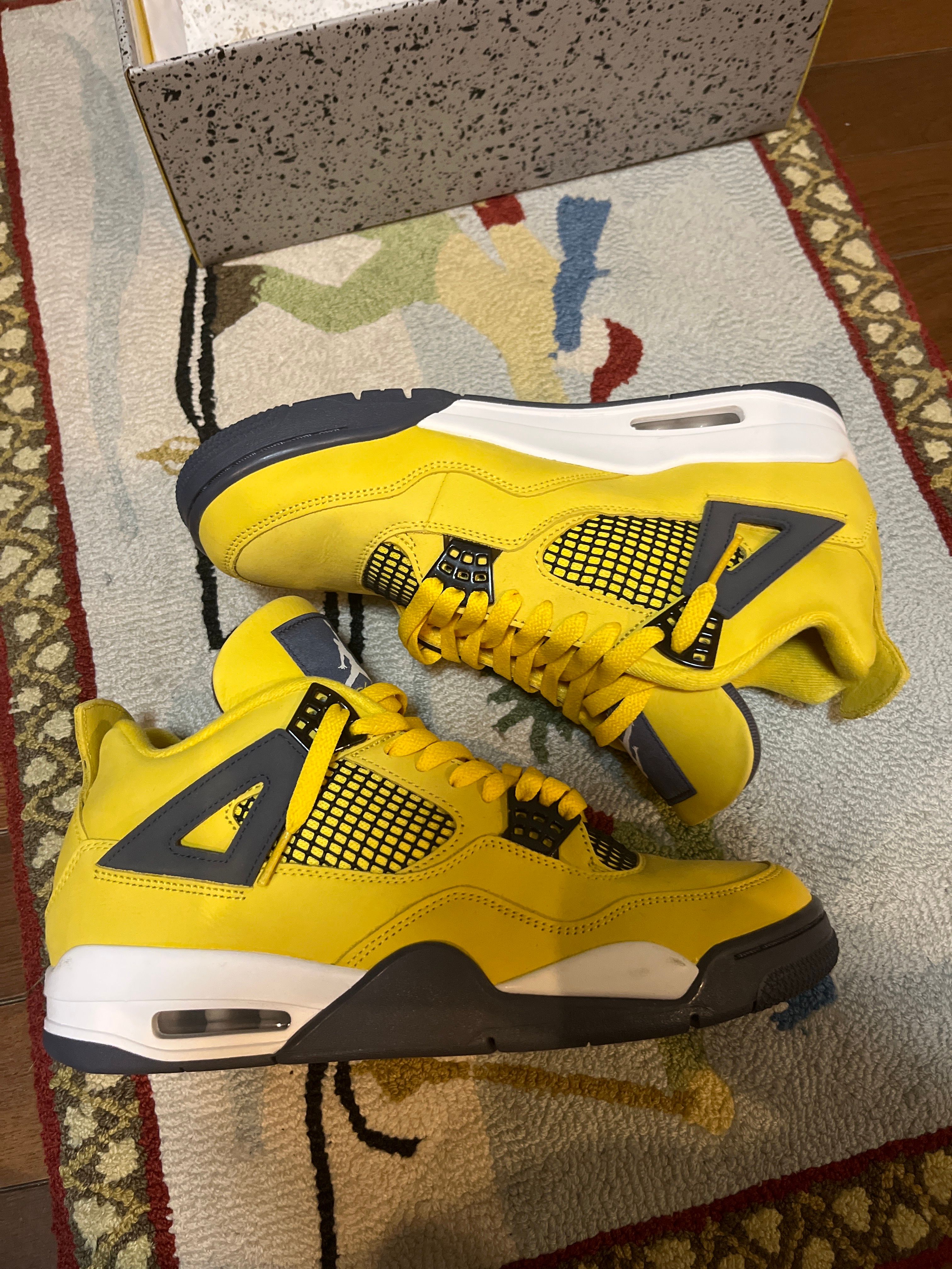 Nike Air Jordan 4 "Tour Yellow"