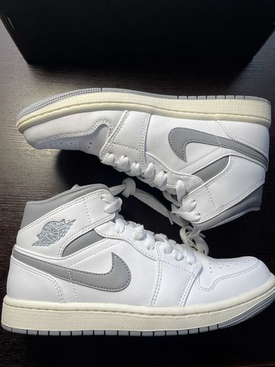 Nike Air Jordan 1 Mid "Vintage Grey"