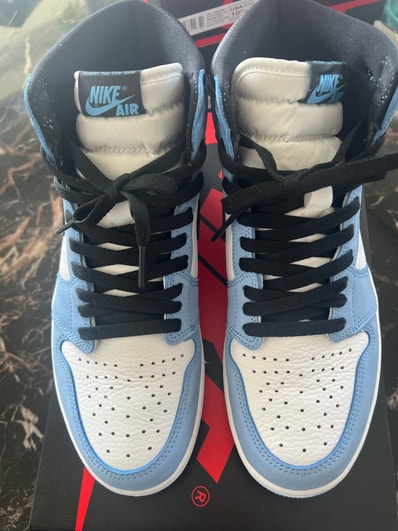 Nike Air Jordan 1 High OG "University Blue"