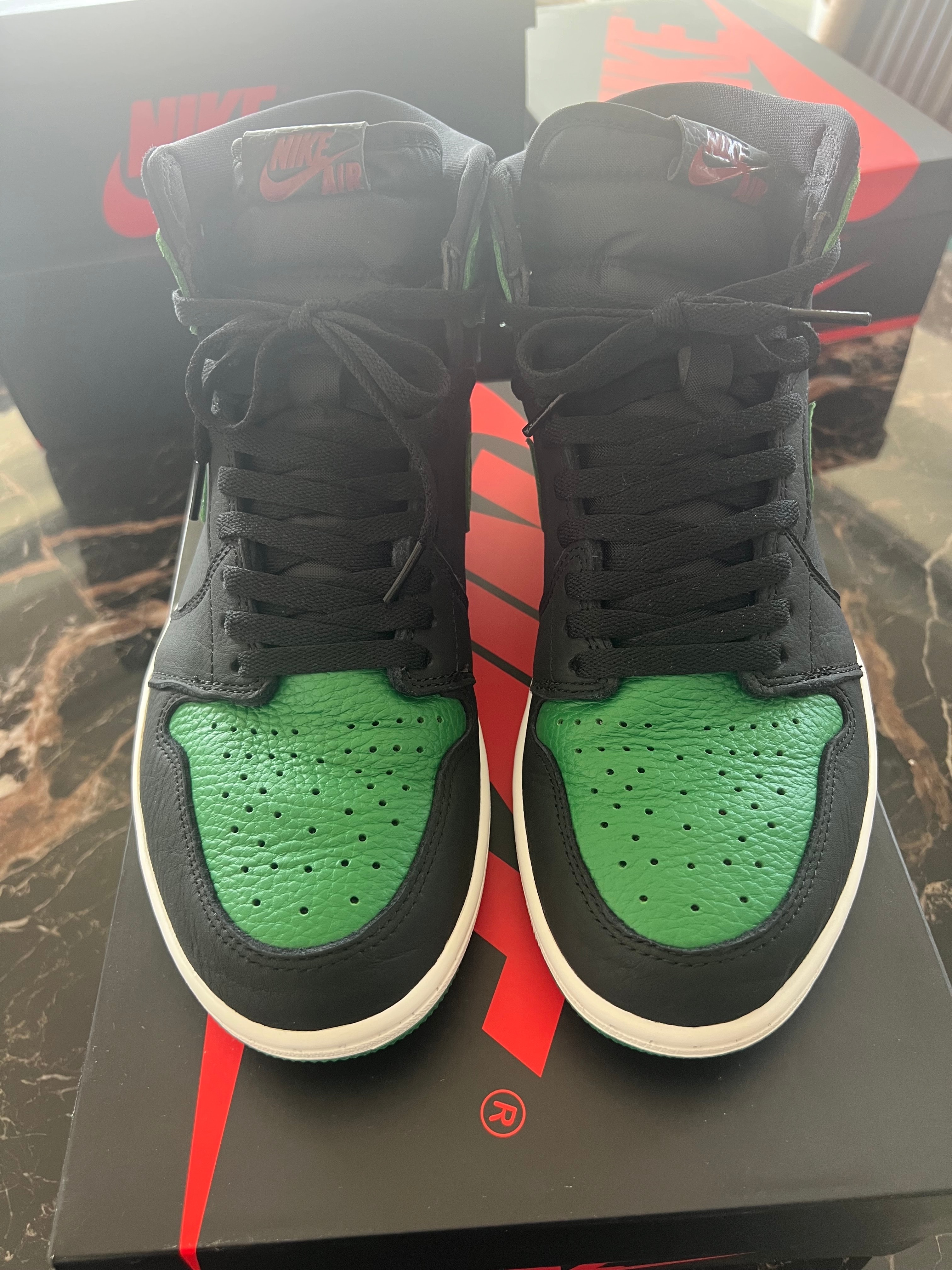 Nike Air Jordan 1 Retro High OG "Black/Pine Green" (2020)