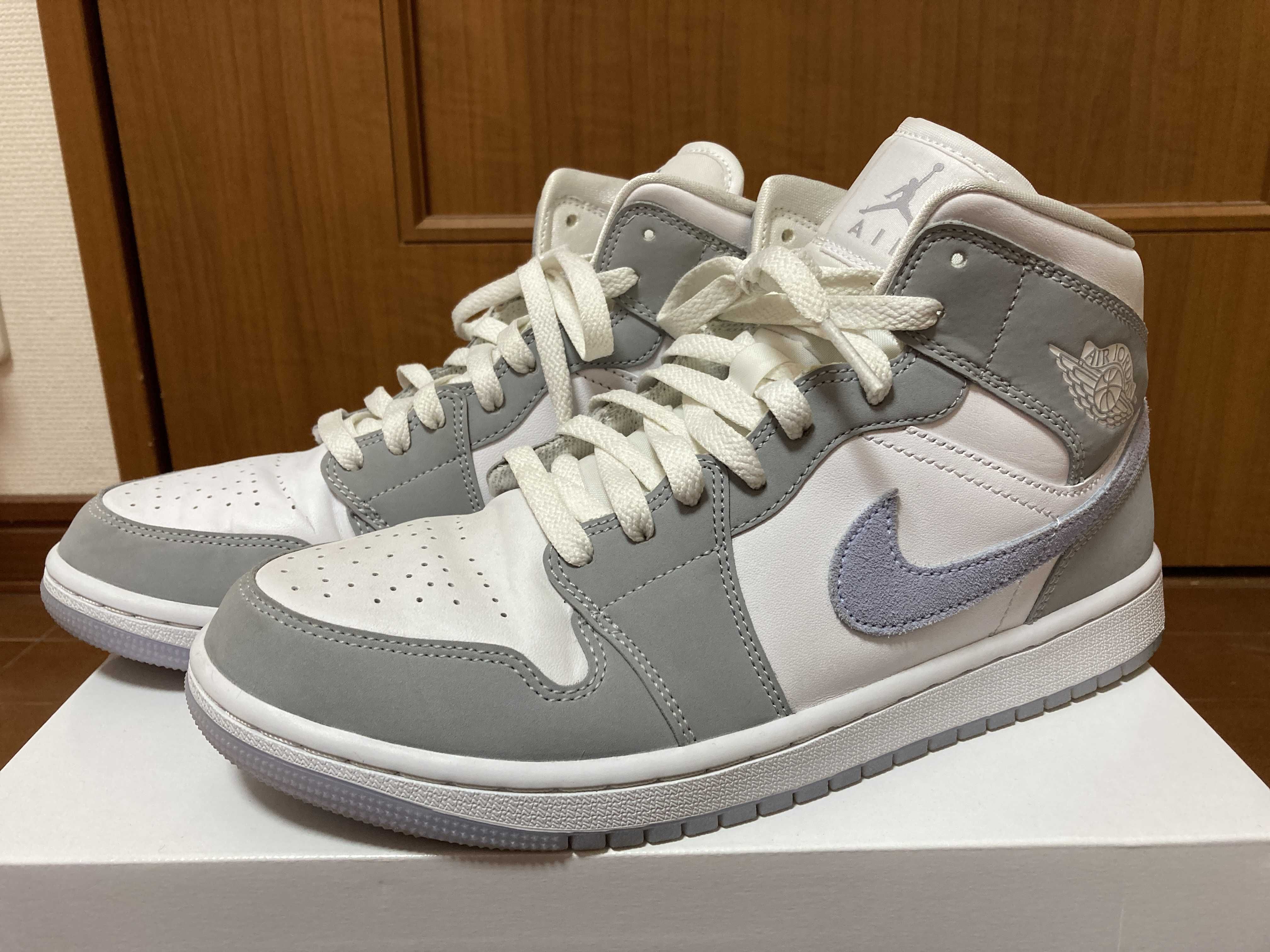 Nike Women's Air Jordan 1 Mid "Wolf Grey"