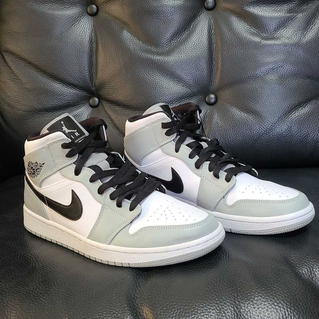 Nike Air Jordan 1 Mid "Light Smoke Grey/White/Black"