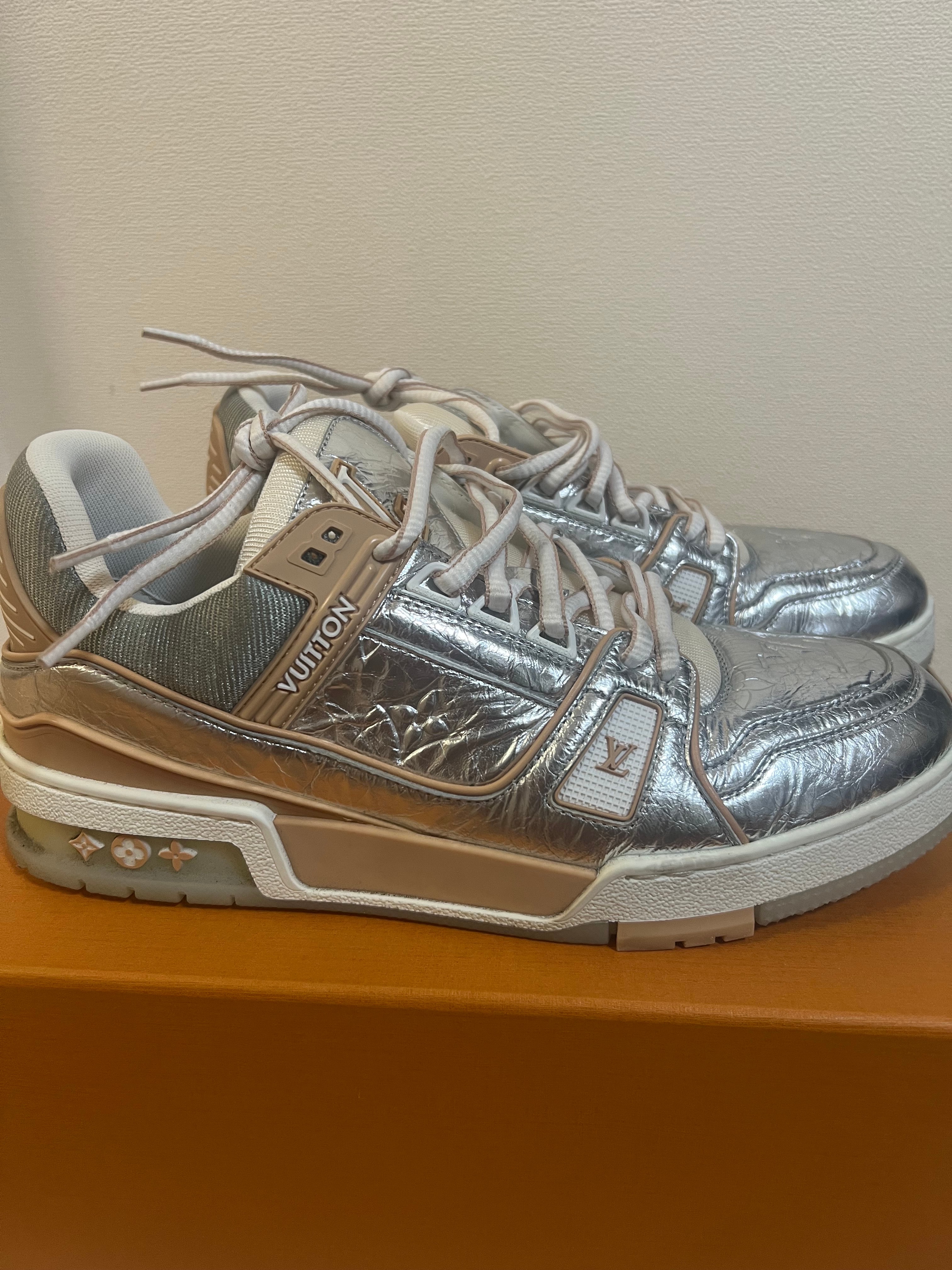 Louis Vuitton Trainer "Metallic Beige"