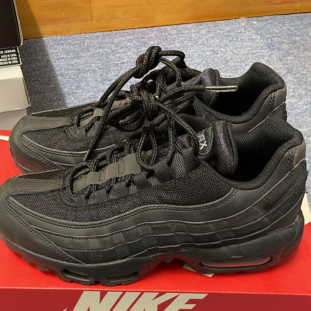 Nike Air Max 95 Essential "Black/Dark Grey/Black"