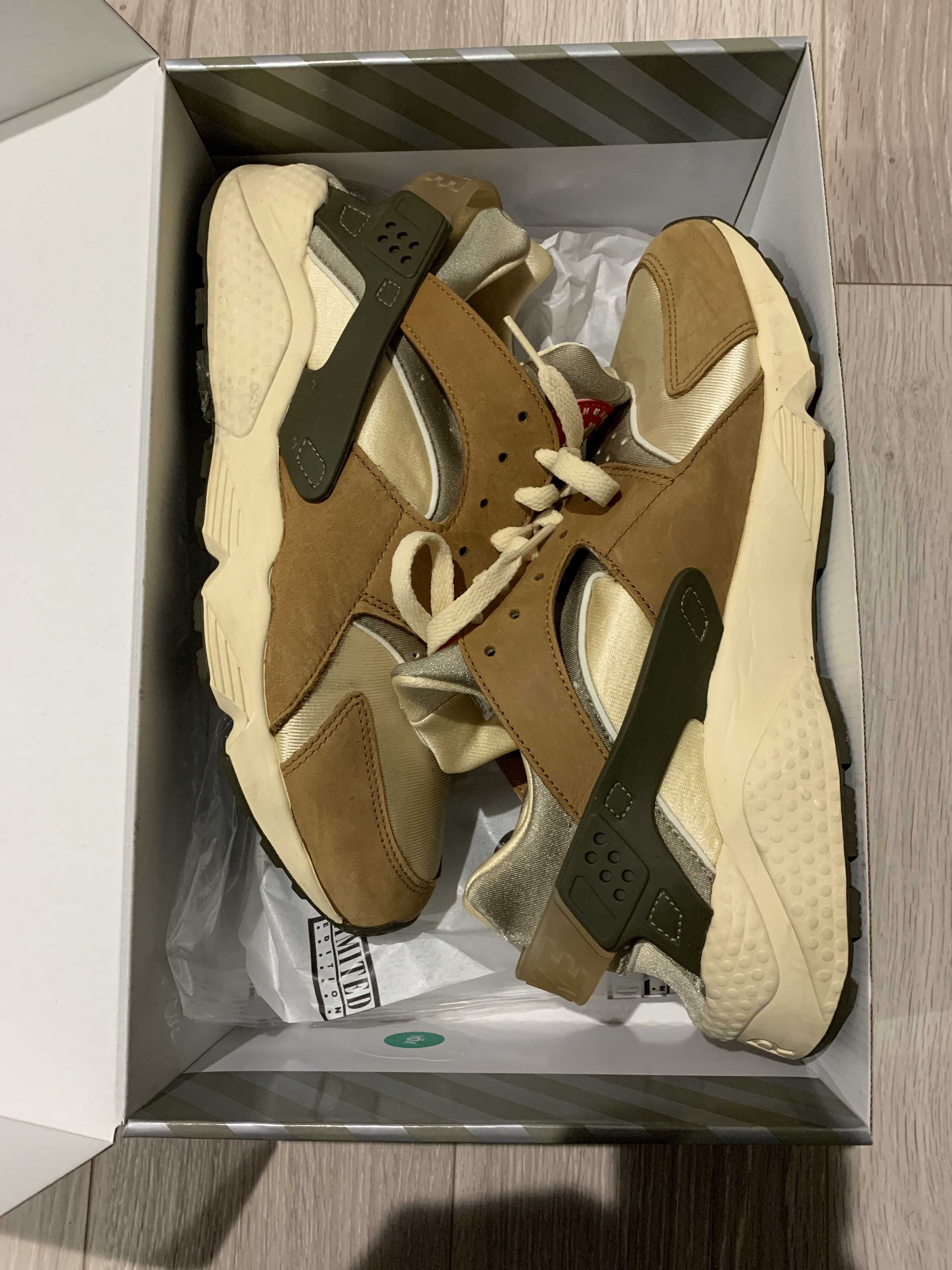 Stussy × Nike Air Huarache "Desert Oak"