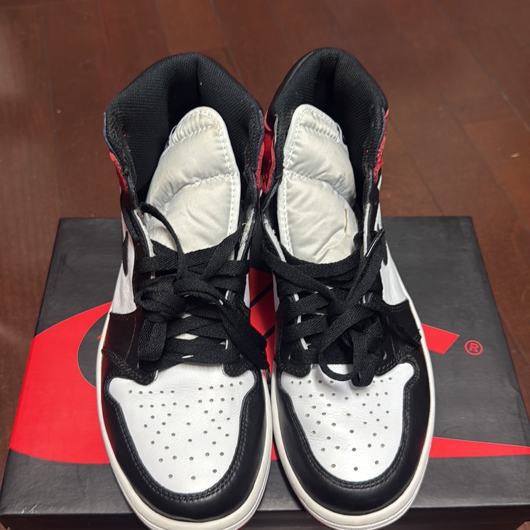 Nike Air Jordan 1 Retro High OG "Black Toe"