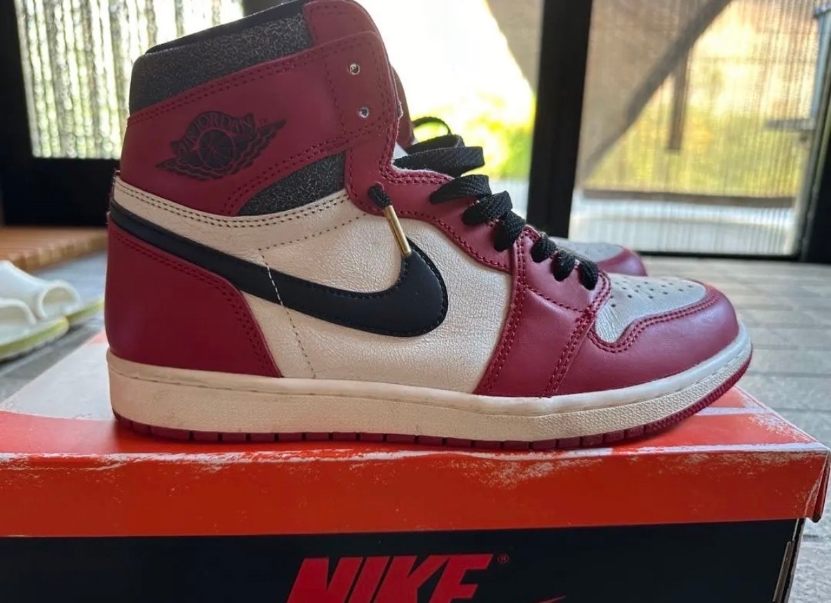 Nike Air Jordan 1 High OG "Lost & Found/Chicago"