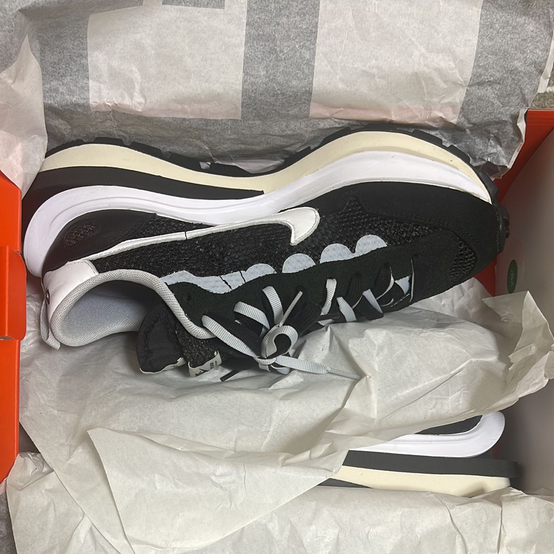 sacai × Nike Vapor Waffle "Black and White"