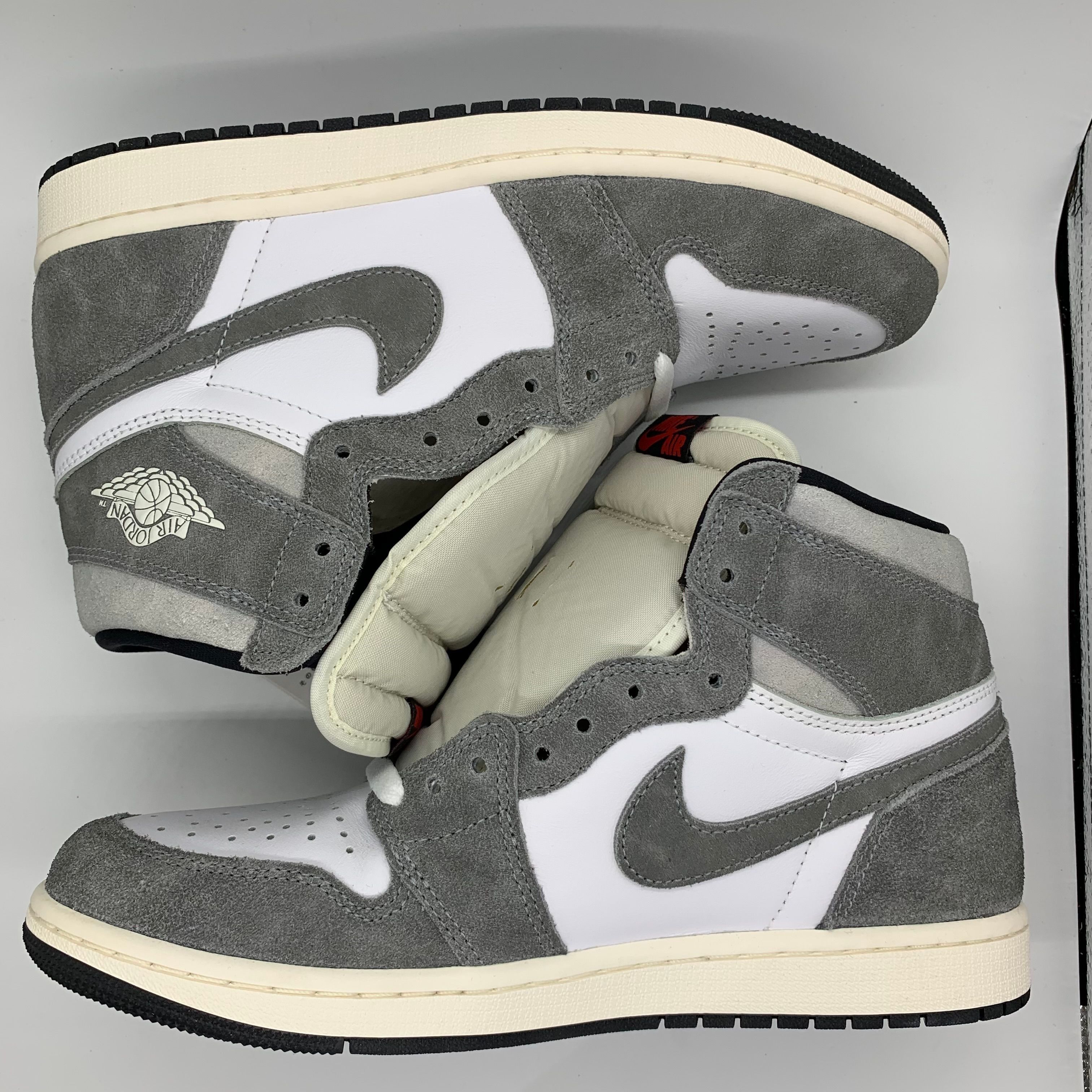 Nike Air Jordan 1 Retro High OG "Black and Smoke Grey"