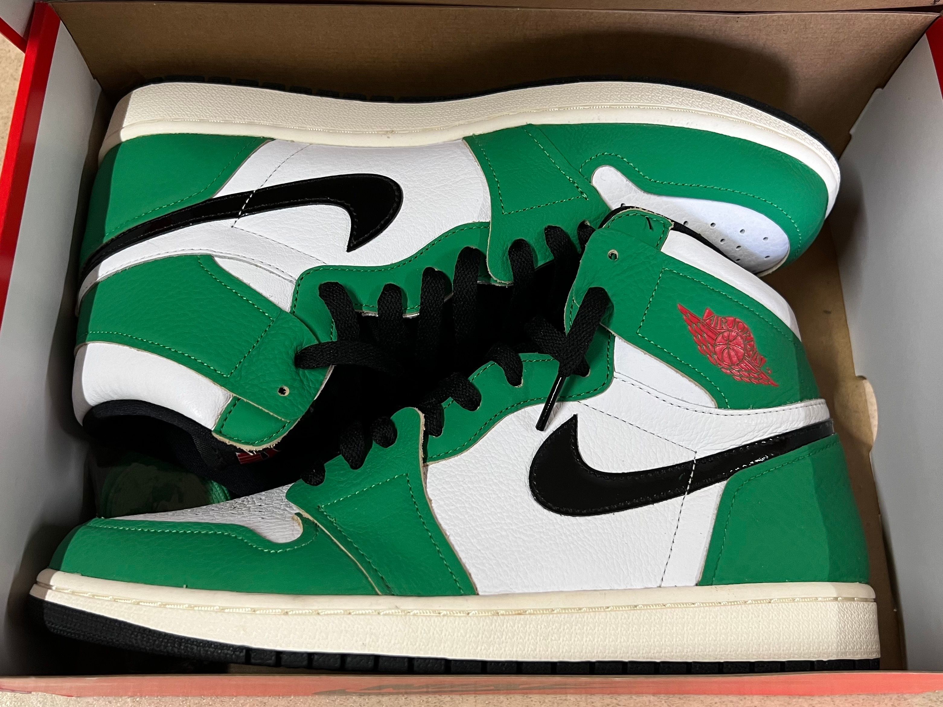 Nike Women's Air Jordan 1 High OG "Lucky Green/White-Sail-Black"
