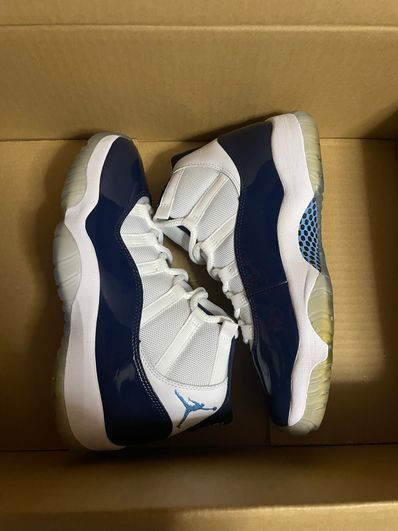 Nike Air Jordan 11 Retro "UNC Win Like 82"
