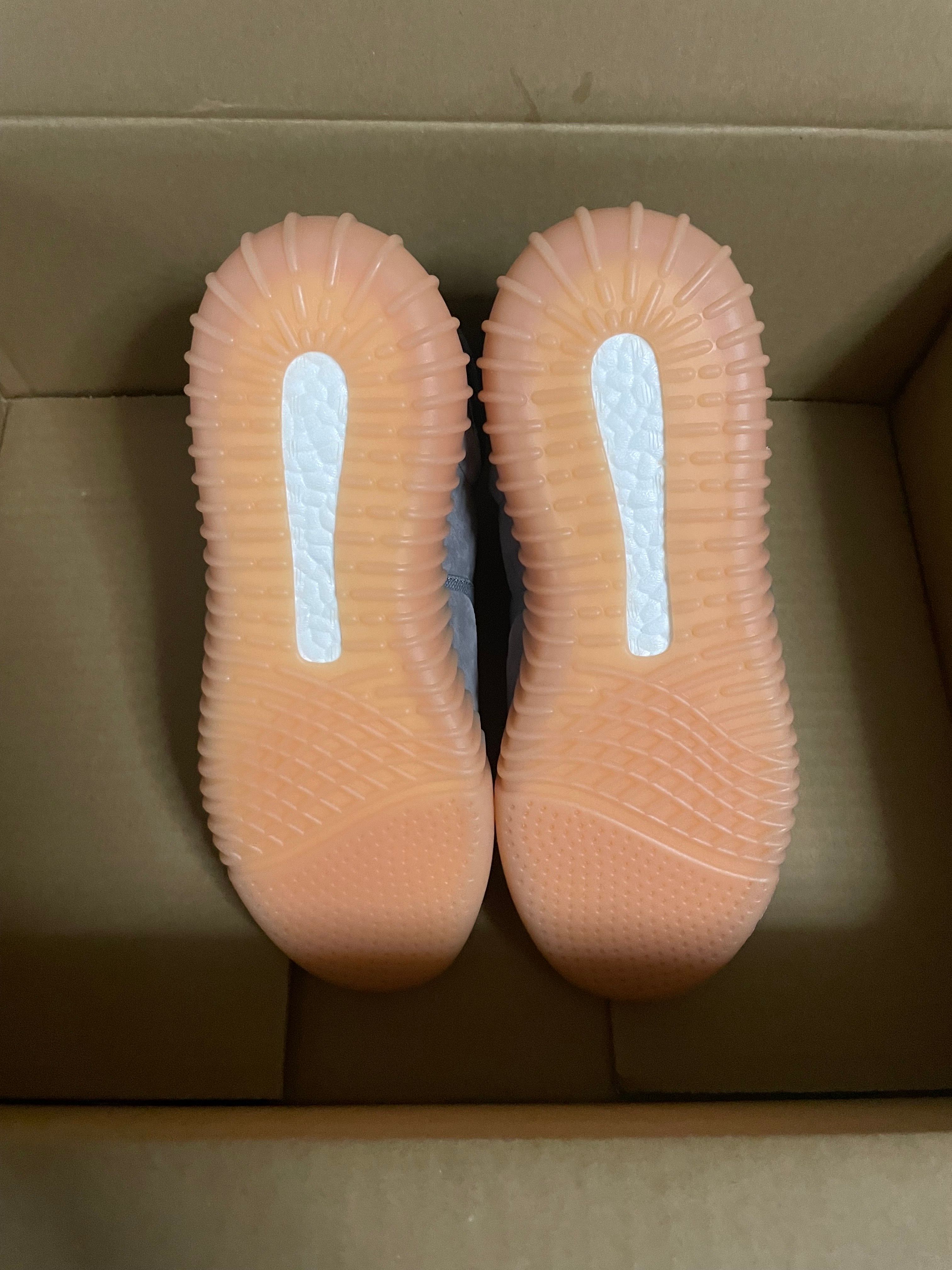 adidas Yeezy Boost 750 "Light Grey Glow In The Dark"