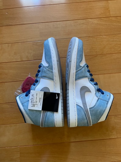 Nike Air Jordan 1 Mid SE "White/Hyper Royal/Red"