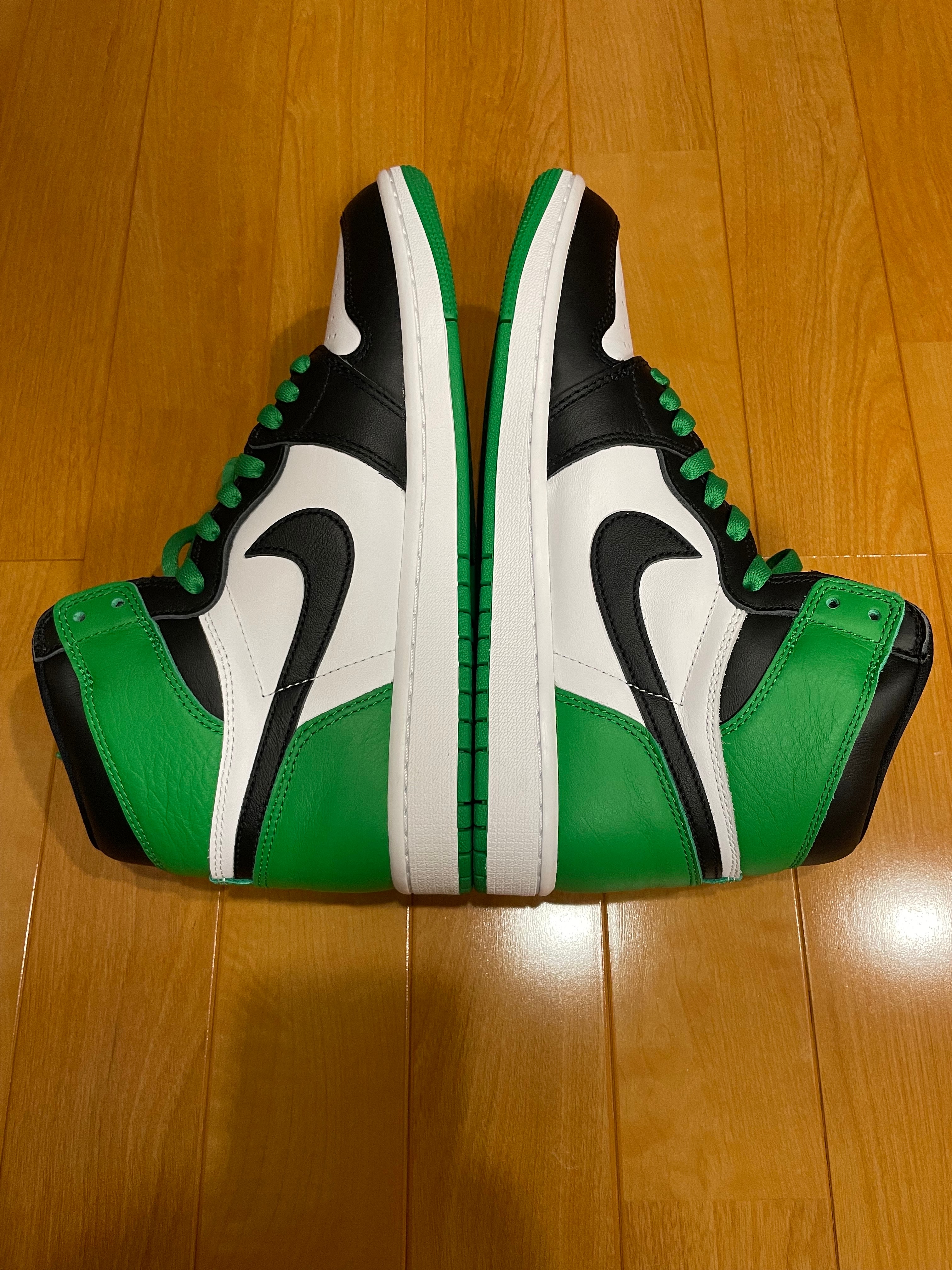 Nike Air Jordan 1 Retro High OG "Celtics/Black and Lucky Green" (2023)