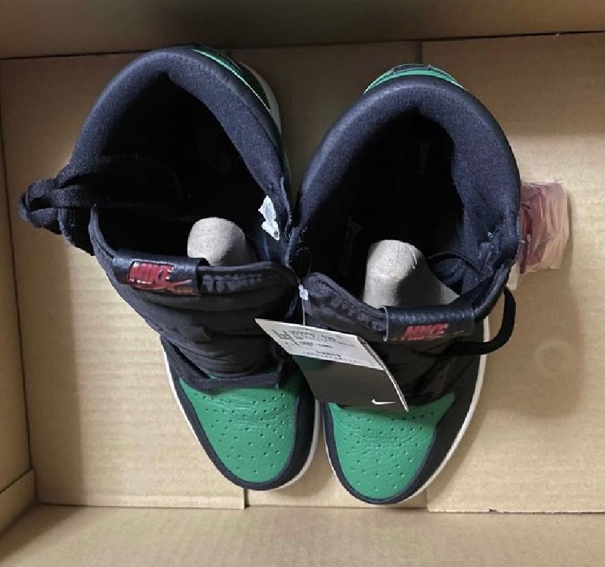 Nike Air Jordan 1 Retro High OG "Black/Pine Green" (2020)      