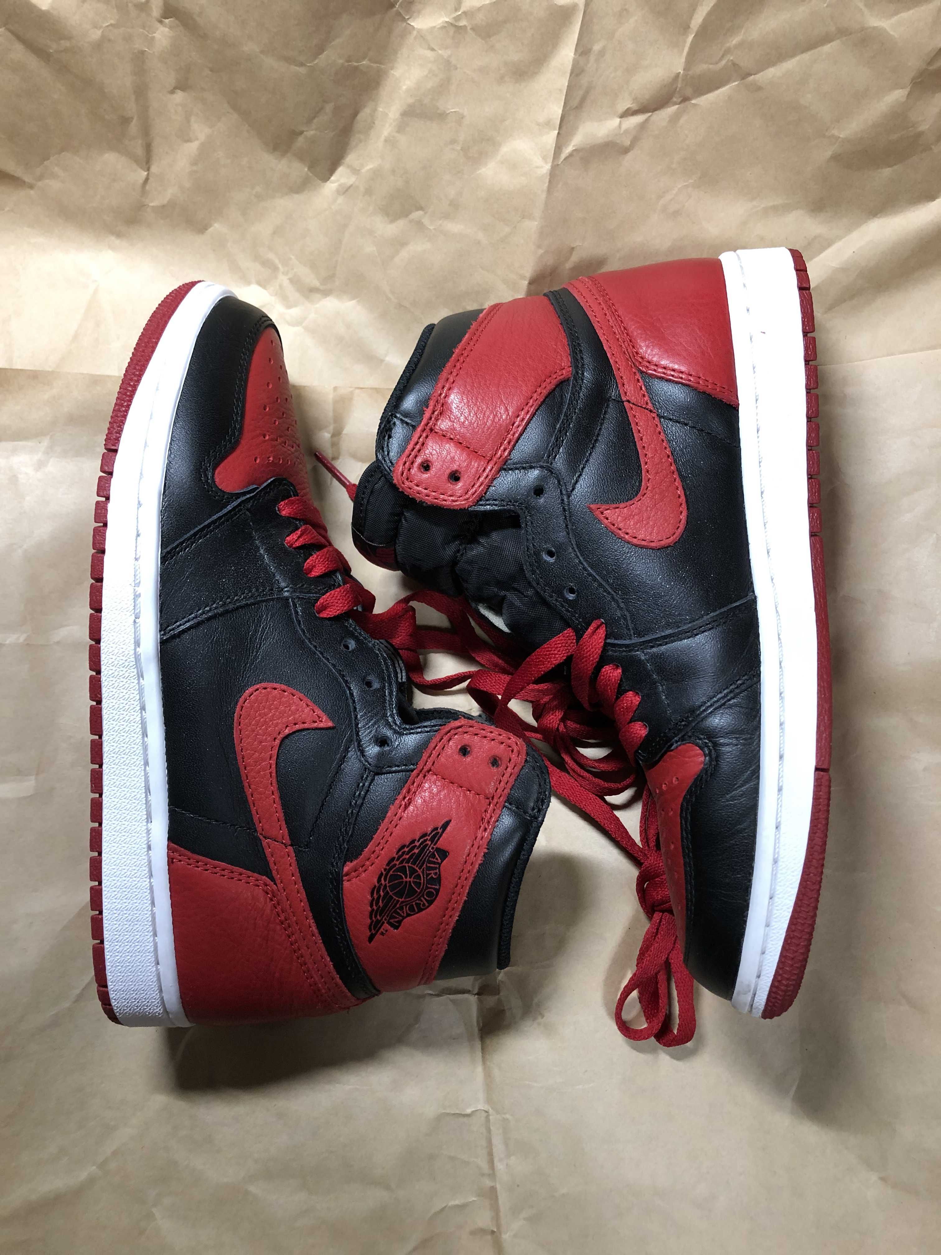 Nike Air Jordan 1 Retro High OG "Bred/Banned" (2016)