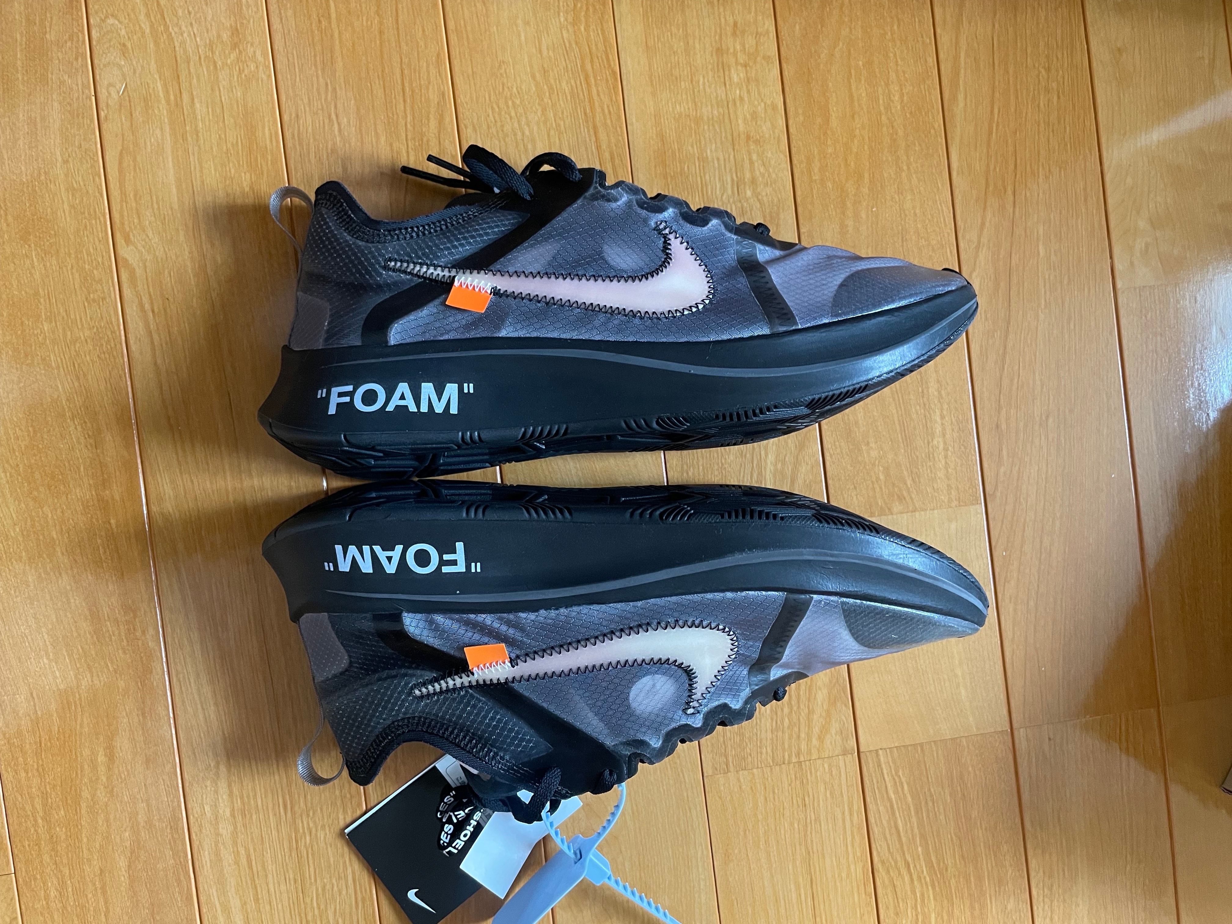 オフホワイト × ナイキ ズームフライ "ブラック"