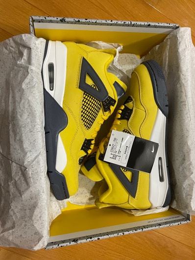 Nike Air Jordan 4 "Tour Yellow"