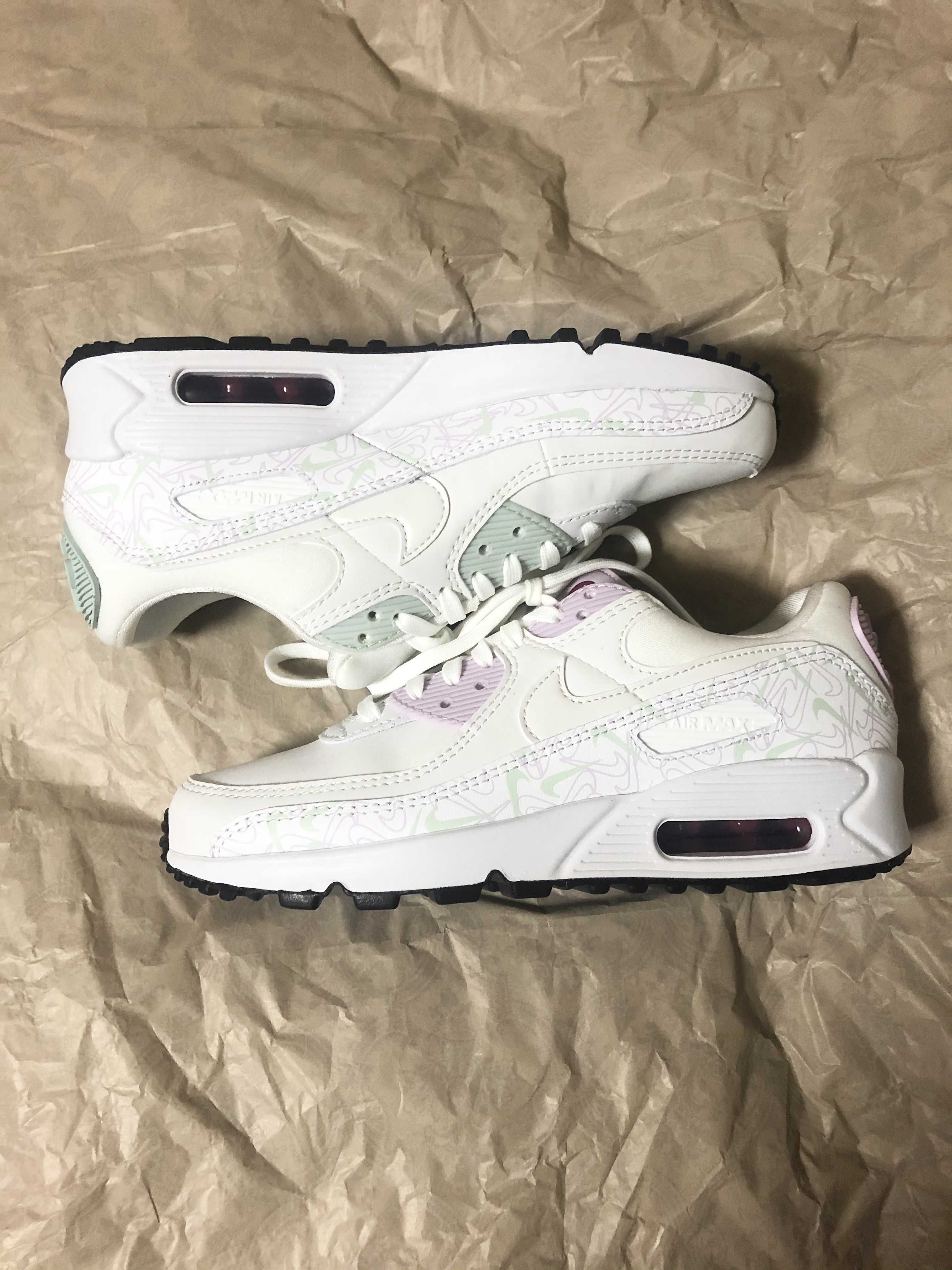 NIKE Women's AIR MAX 90 VDAY