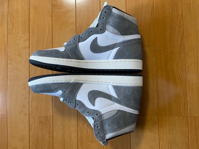 Nike Air Jordan 1 Retro High OG "Black and Smoke Grey"