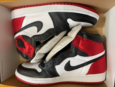 Nike Women's Air Jordan 1 Retro High "Satin Black Toe"