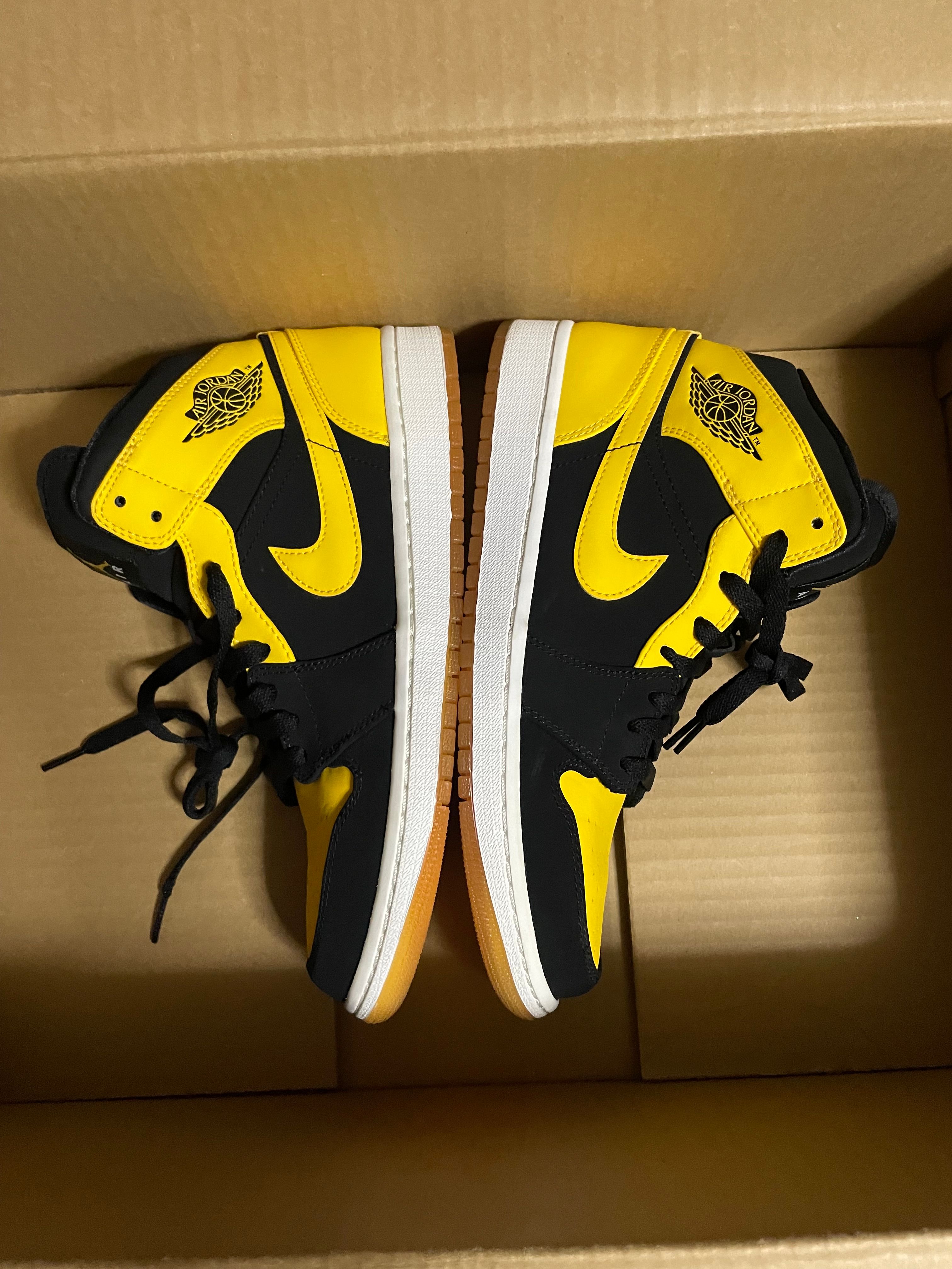 Nike Air Jordan 1 Retro Mid "New Love" (2017)