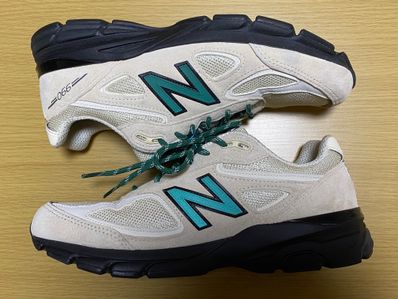 New Balance 990V4 "Macadamia Nut"
