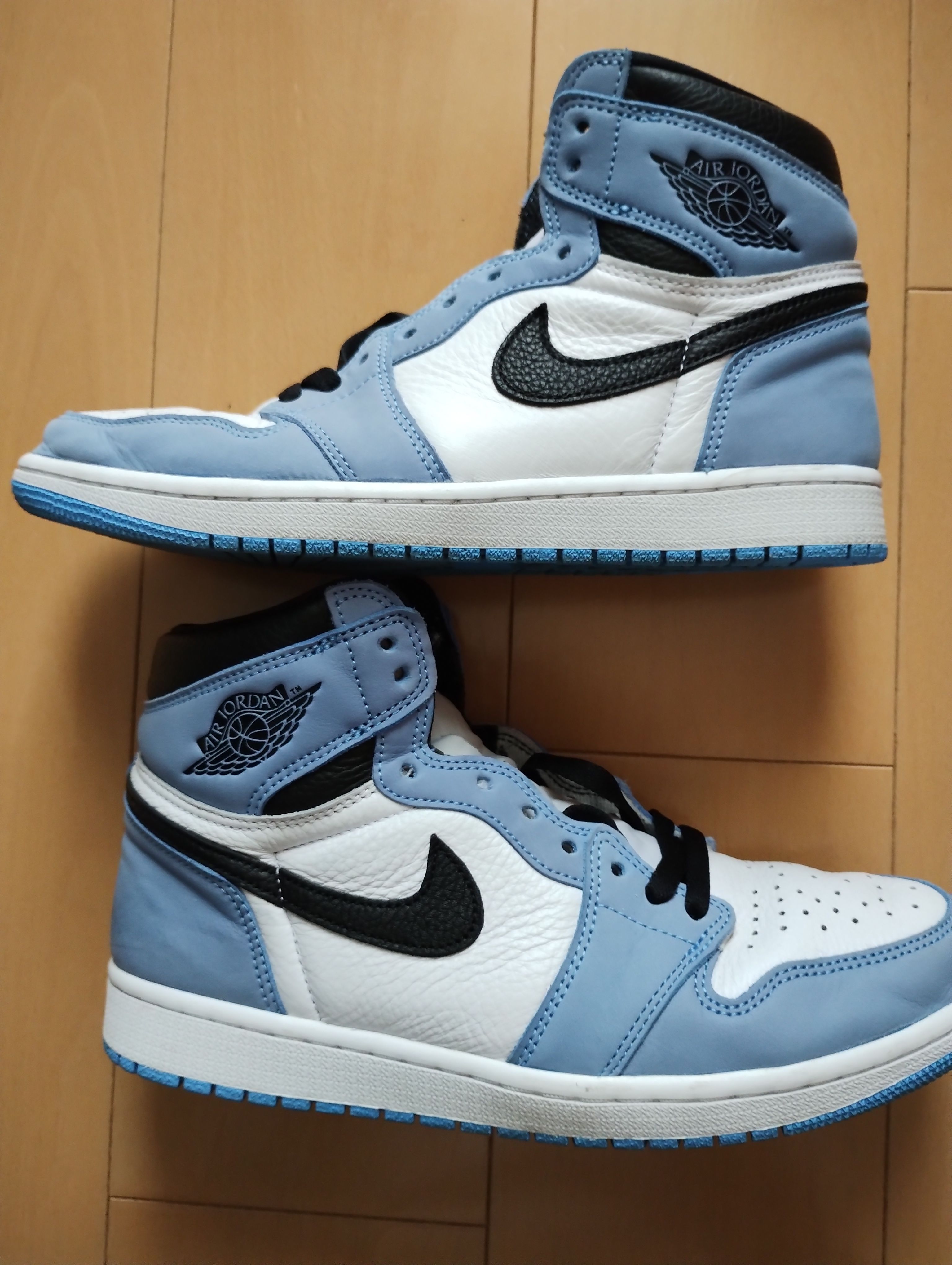 Nike Air Jordan 1 High OG "University Blue"
