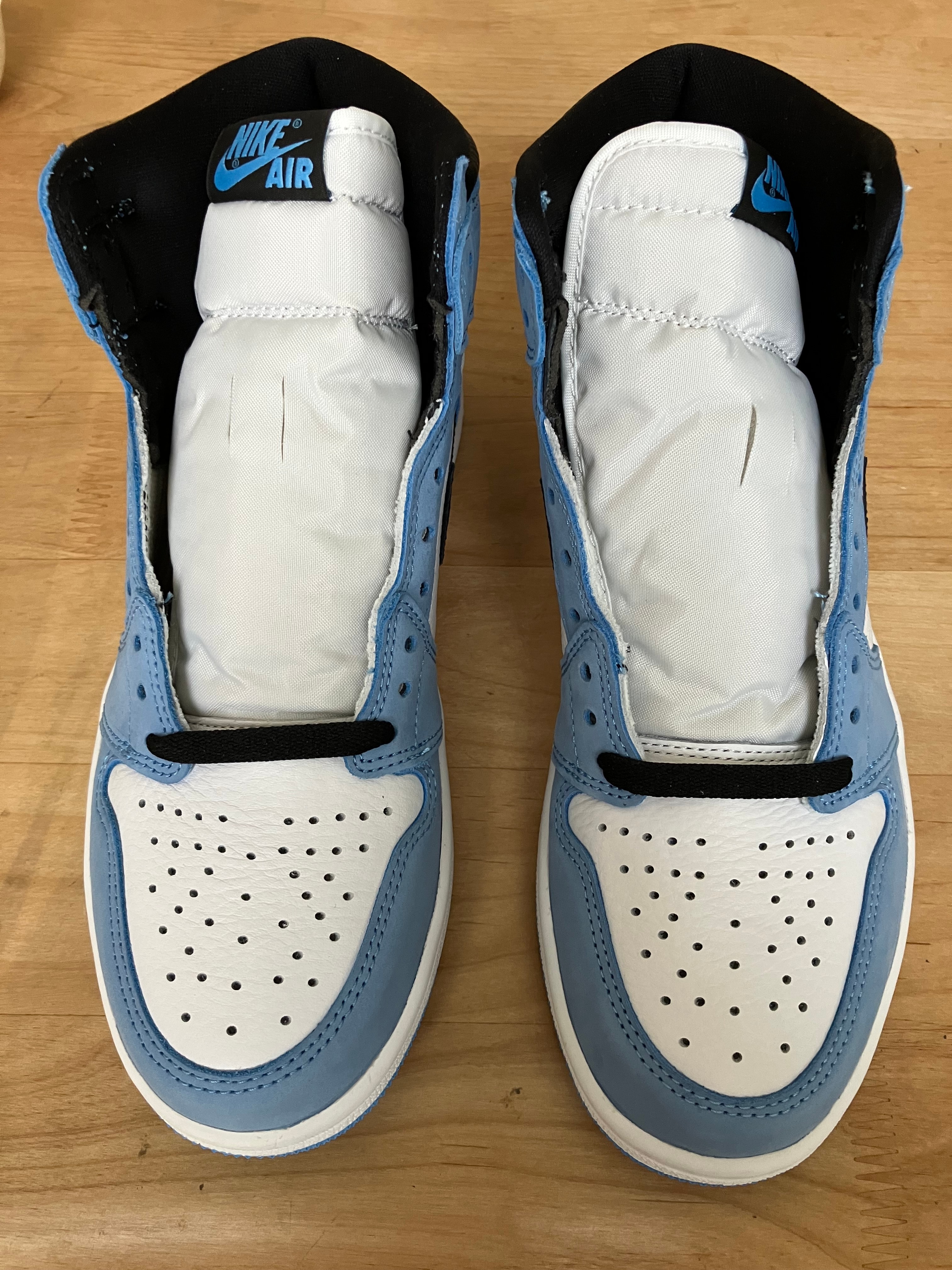 Nike Air Jordan 1 High OG "University Blue"