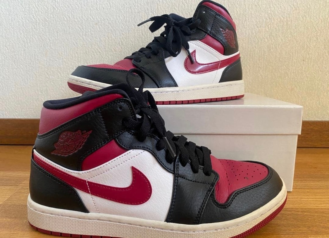 Nike Air Jordan 1 Mid "Black/Red/White"