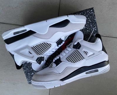 Nike Air Jordan 4 "Military Black"