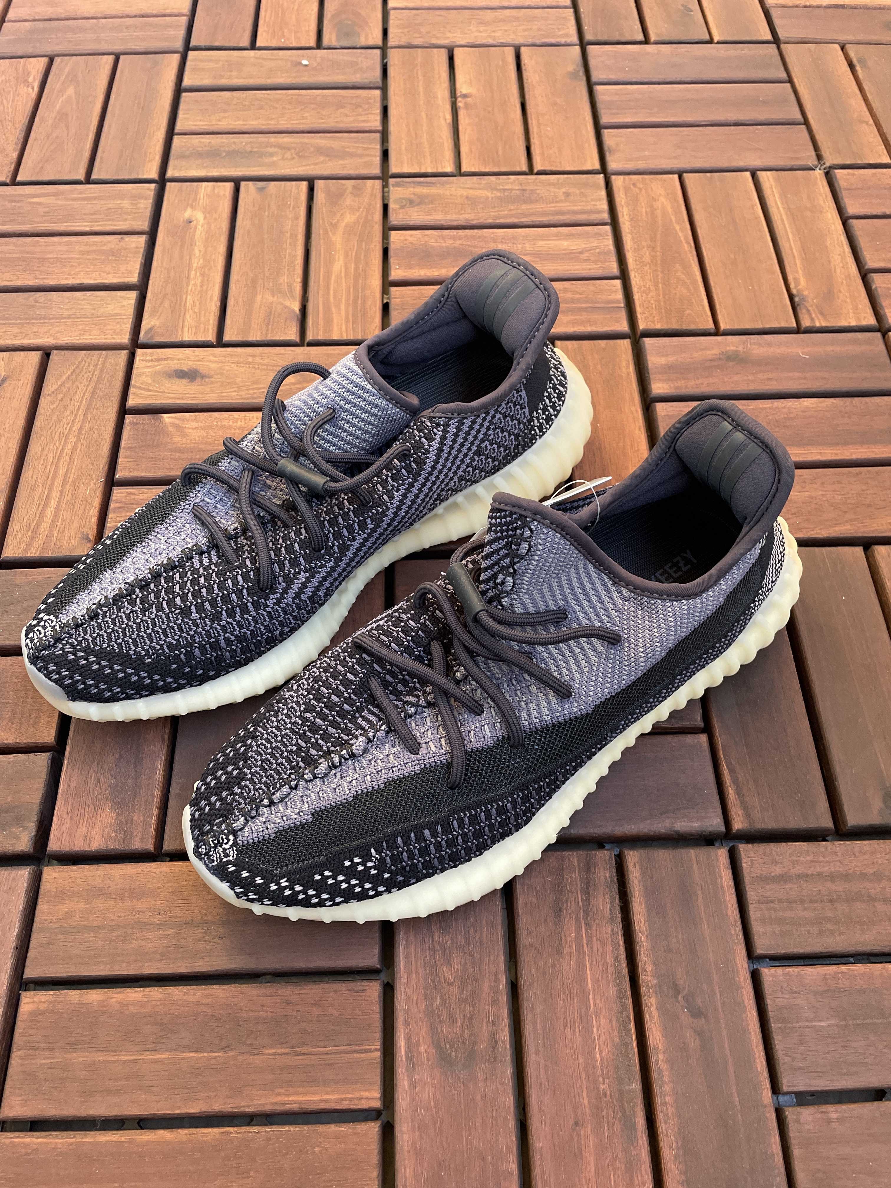 adidas YEEZY Boost 350V2 "Carbon"