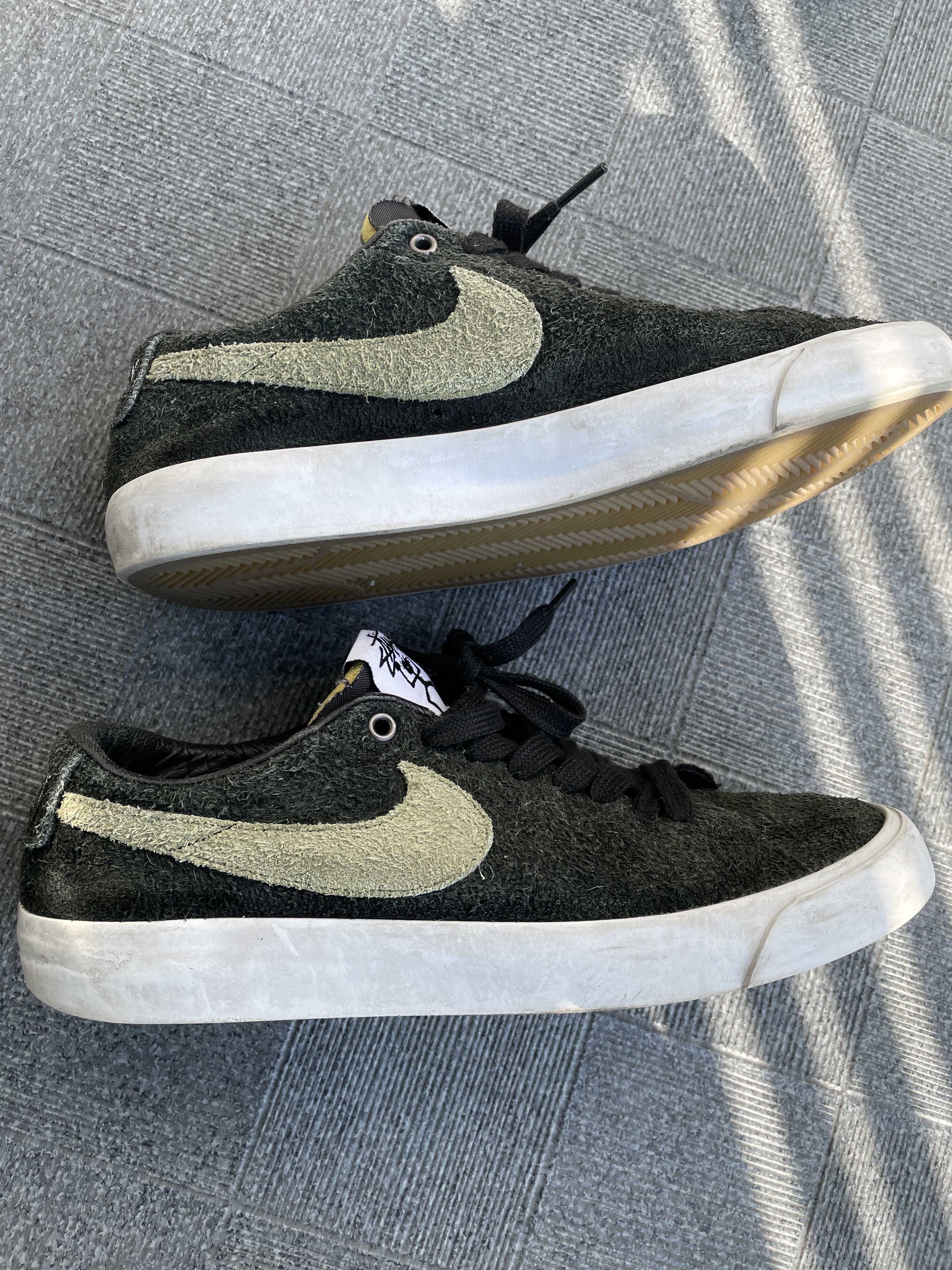 Stussy × Nike SB Blazer Low "Black/Palm Green"