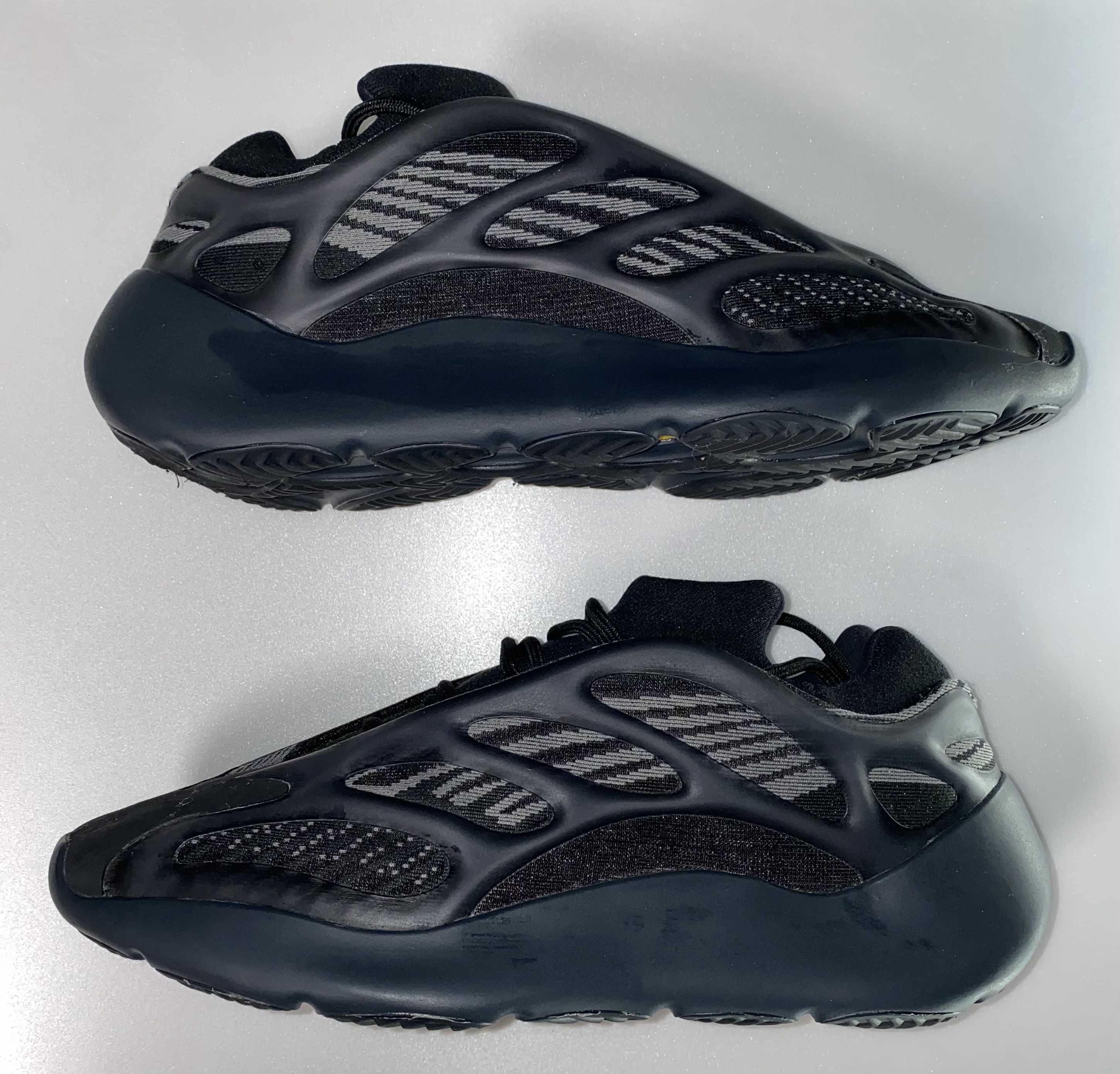 adidas YEEZY 700V3 "Alvah"