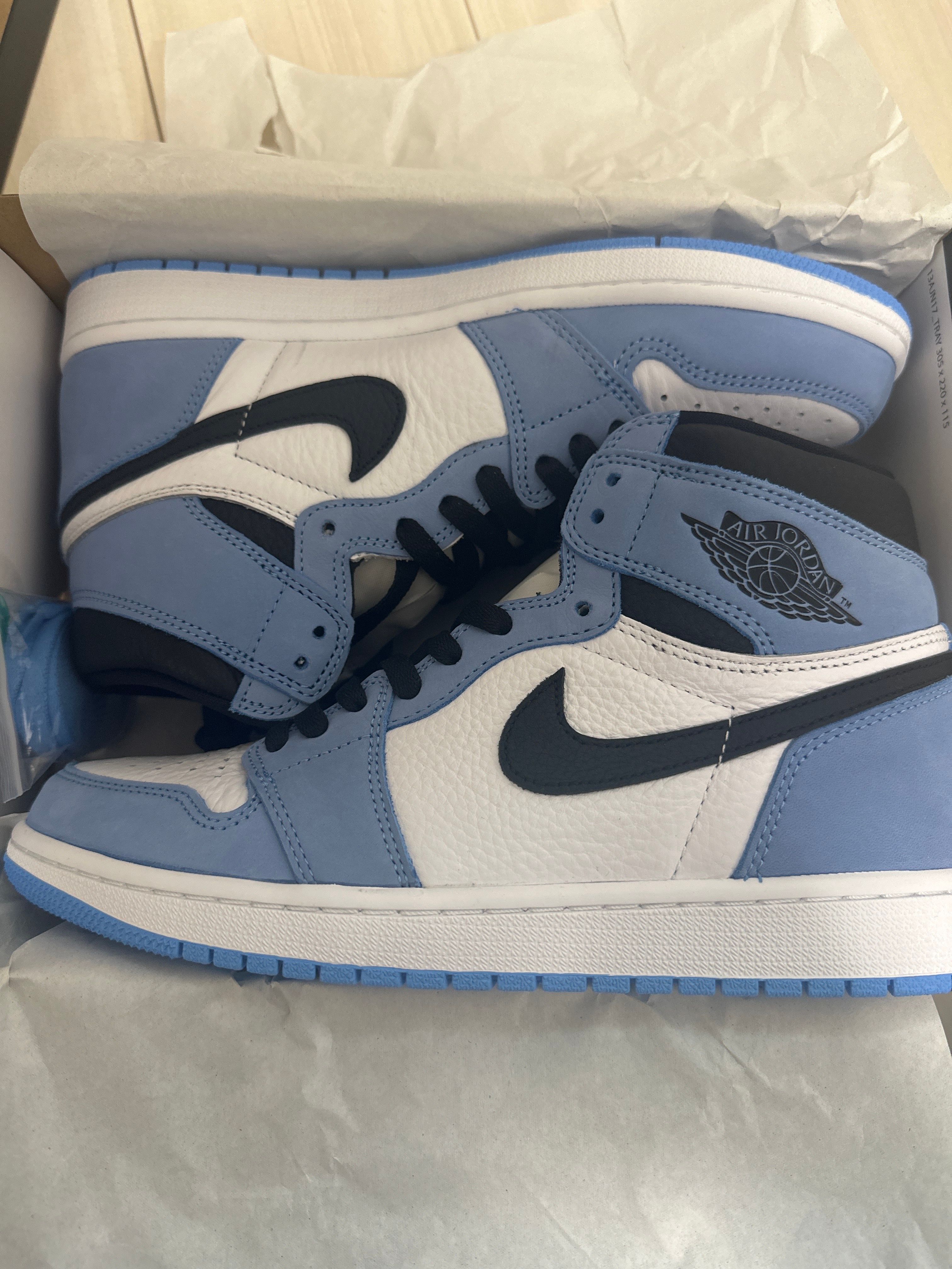 Nike Air Jordan 1 High OG "University Blue"