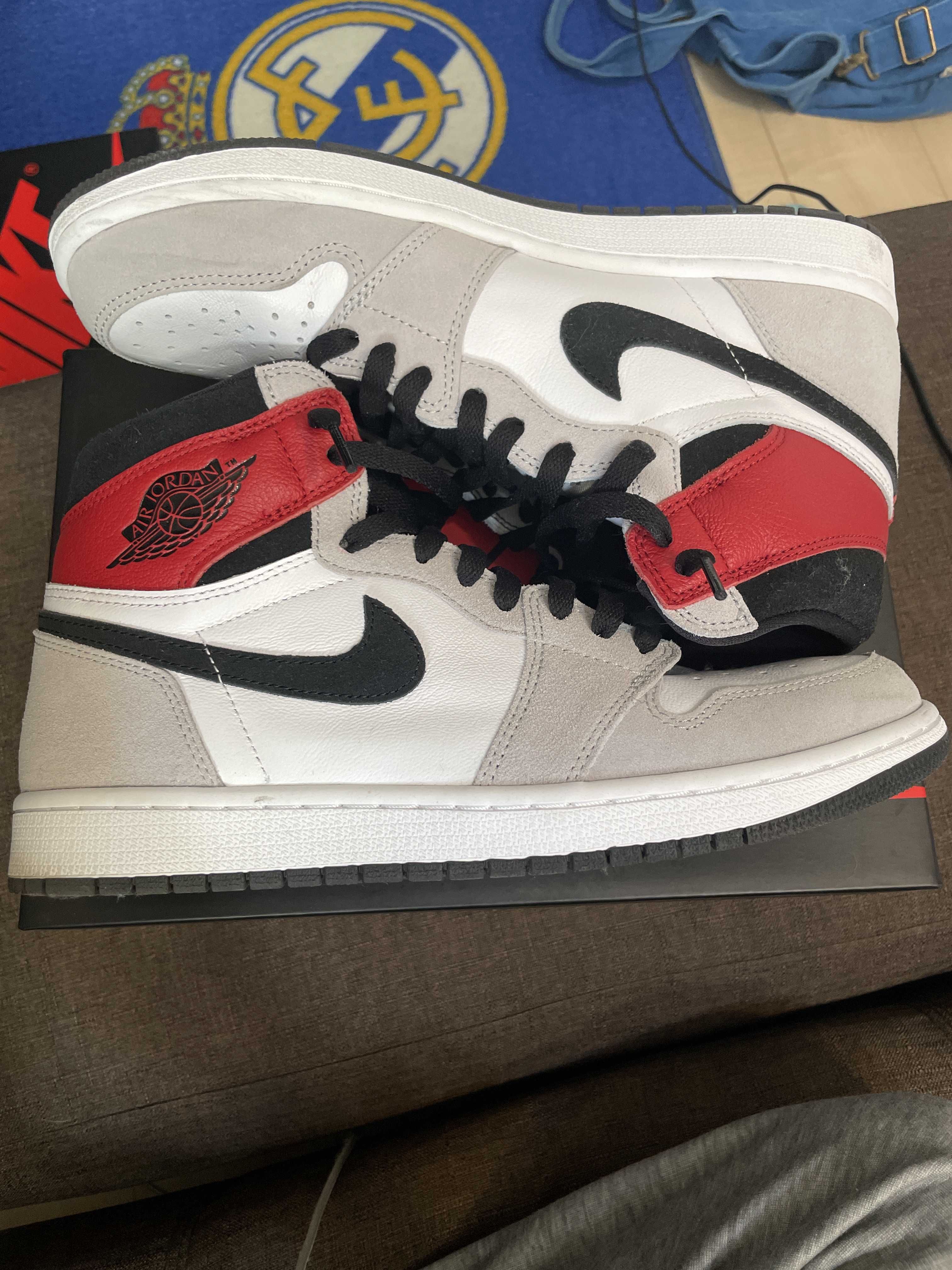 Nike Air Jordan 1 High OG "White/Black/Light Smoke Grey"