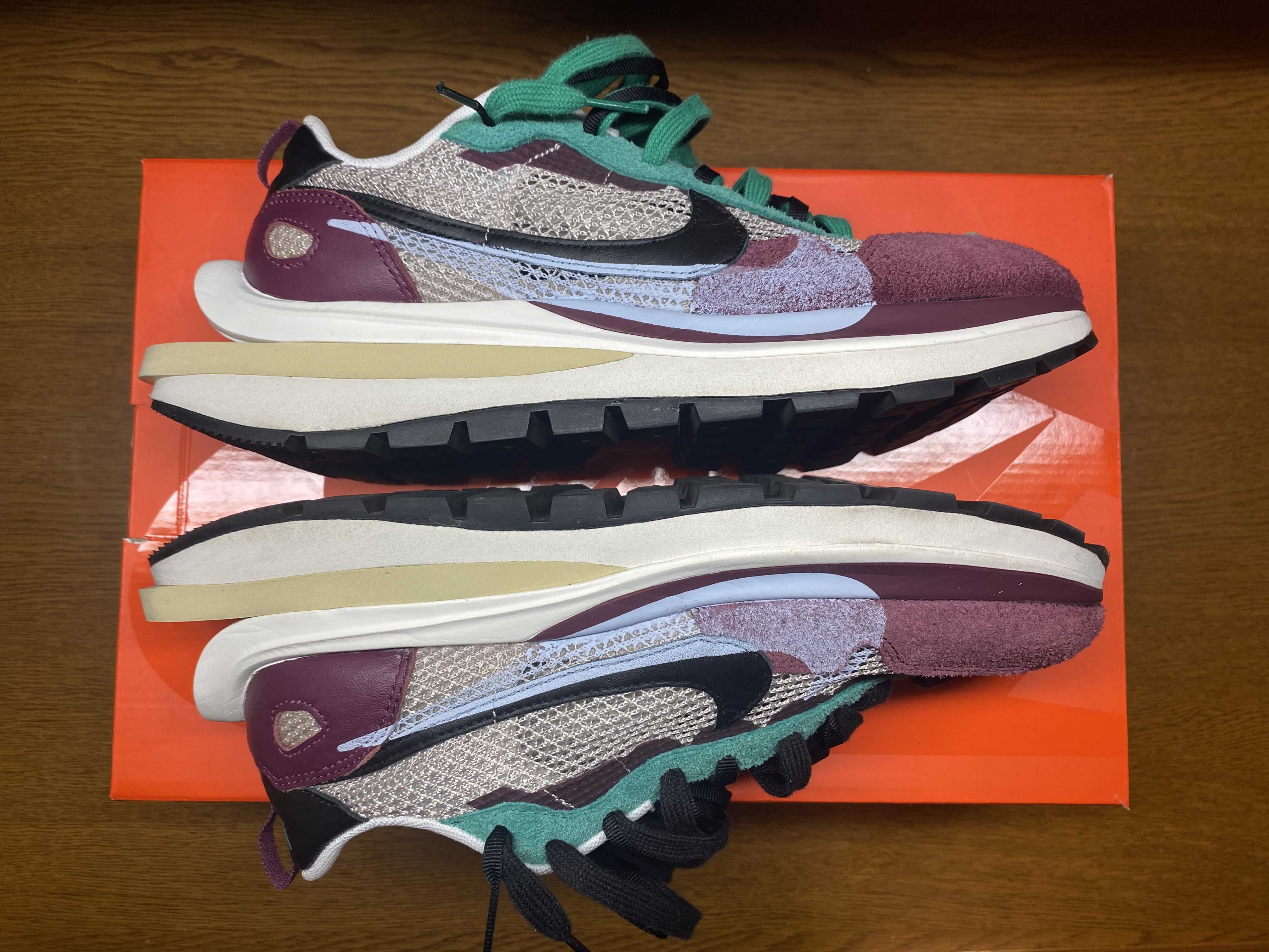 sacai × Nike Vapor Waffle "String/Red/Green"