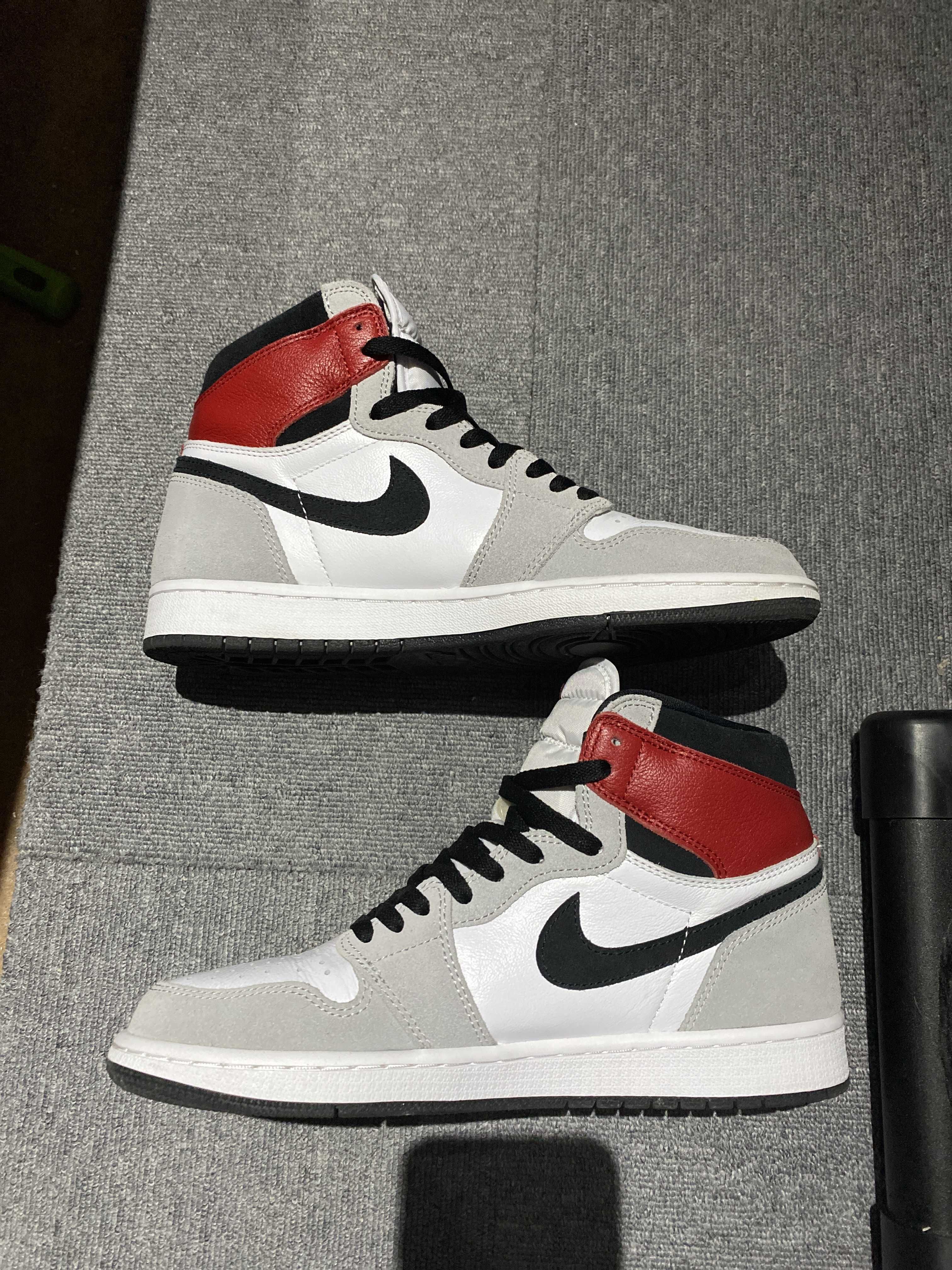 Nike Air Jordan 1 High OG "White/Black/Light Smoke Grey"
