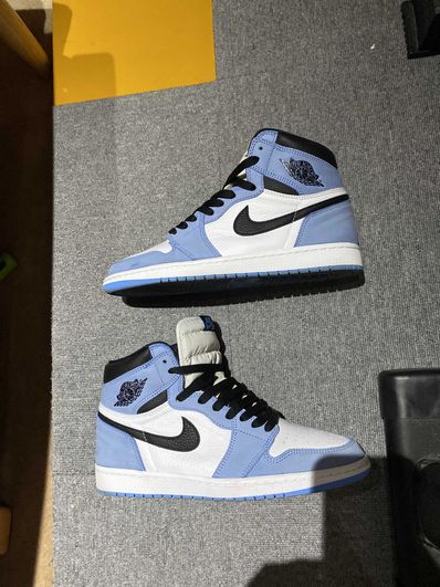 Nike Air Jordan 1 High OG "University Blue"