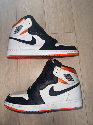 Nike Air Jordan 1 Retro High OG "Electro Orange"