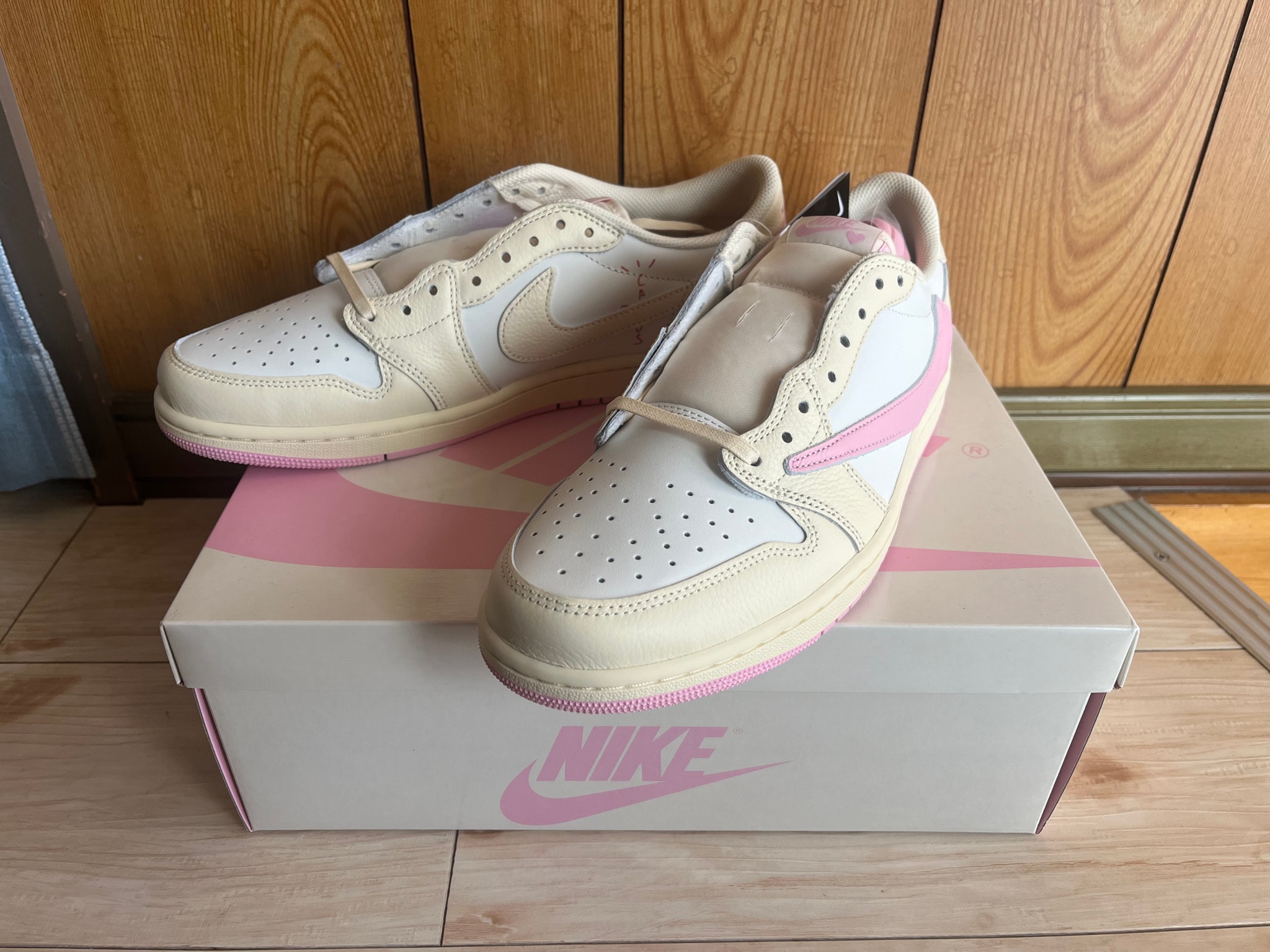 Travis Scott × Nike Air Jordan 1 Retro Low OG "Muslin/Shy Pink"