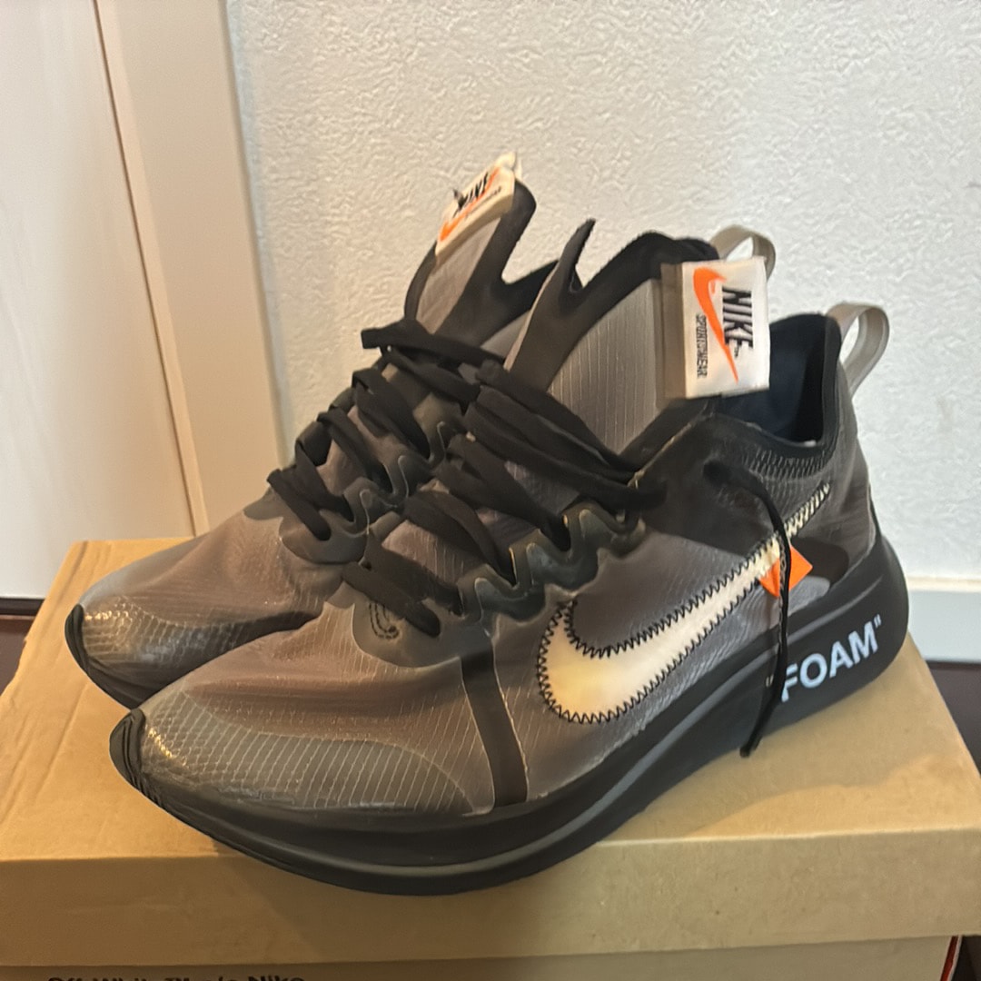 オフホワイト × ナイキ ズームフライ "ブラック"