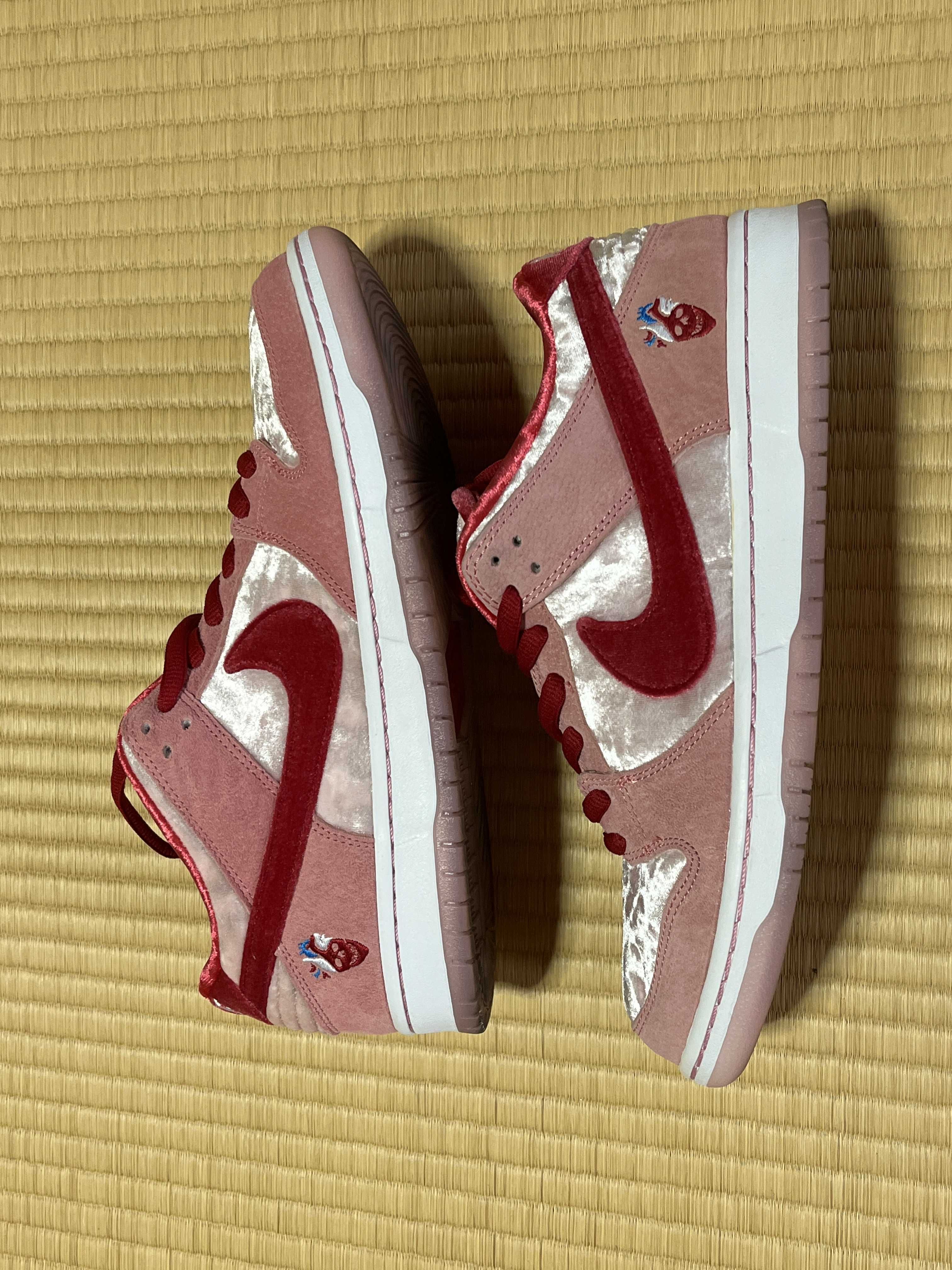 Strangelove × Nike SB Dunk Low "Valentine’s Day"