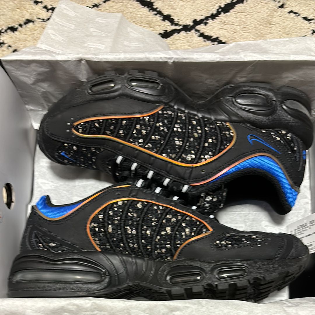 Supreme × Nike Air Max Tailwind 4 "Black"