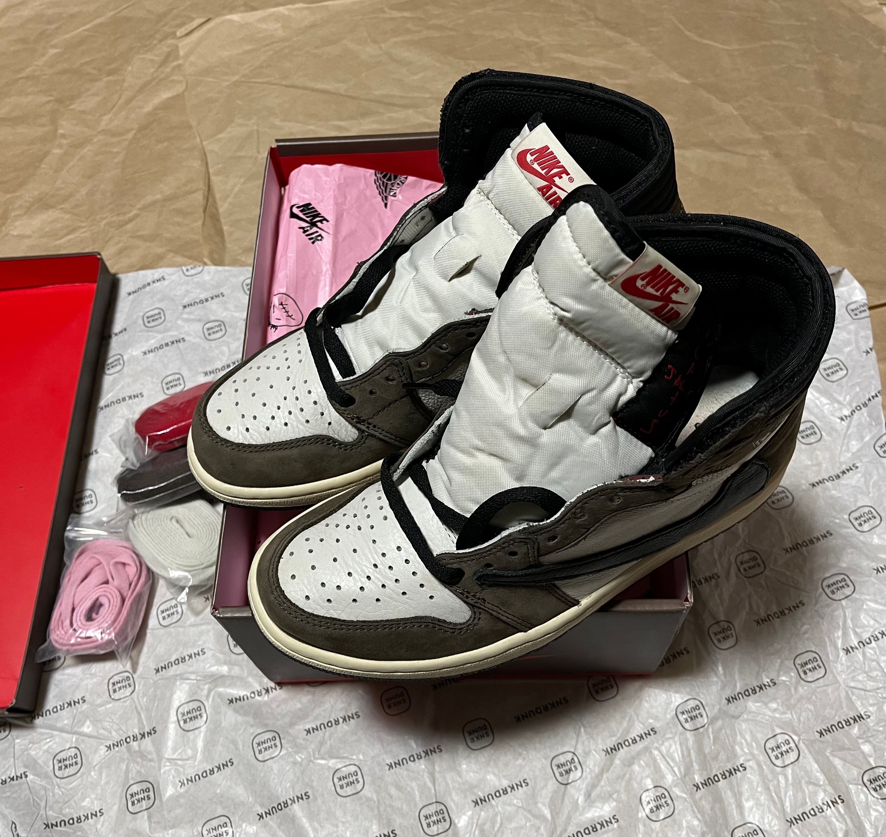 Travis Scott × Nike Air Jordan 1 Retro High OG TS SP "Sail/Dark Mocha"