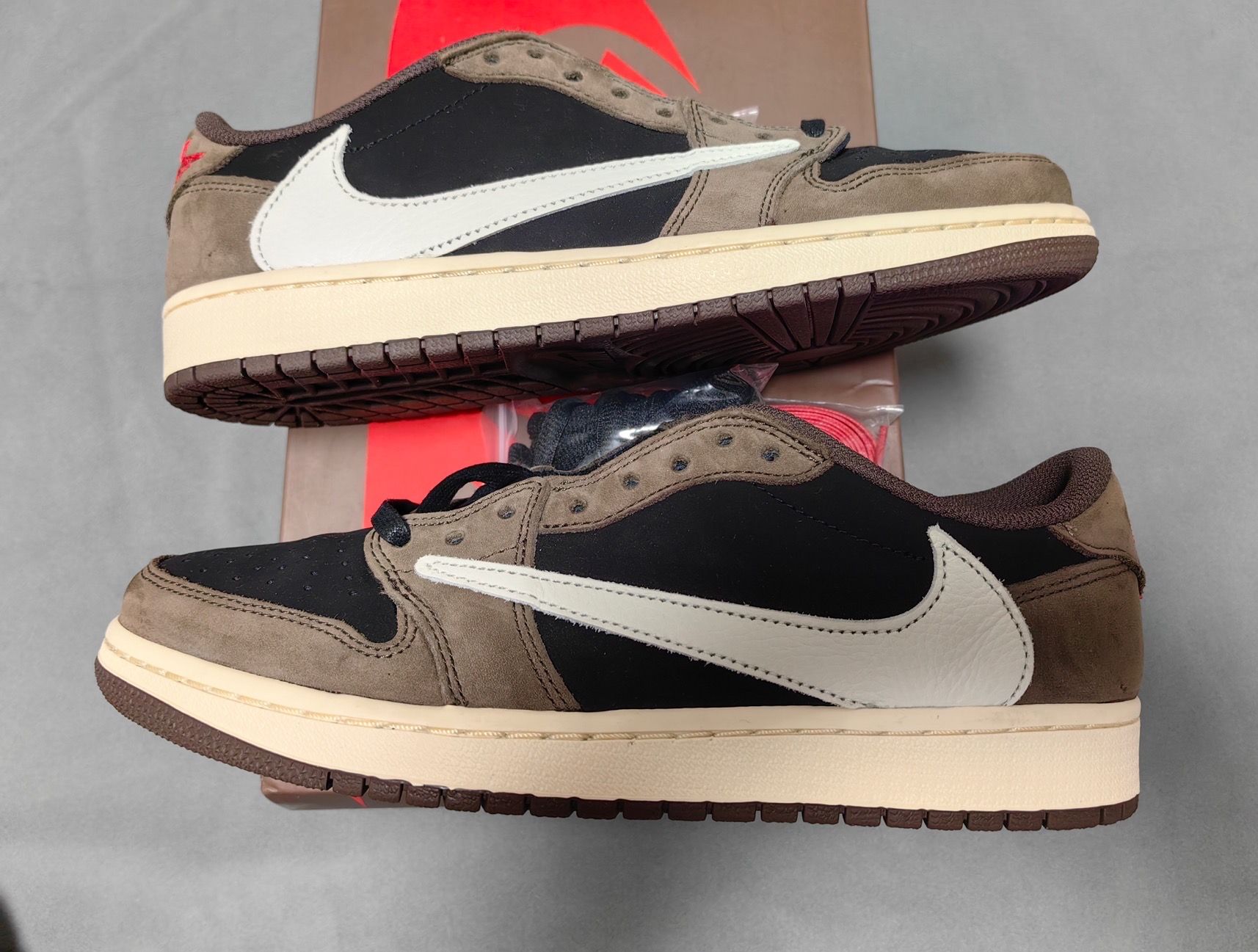 Travis Scott × Nike Air Jordan 1 Low OG SP-T  "Black/Dark Mocha"