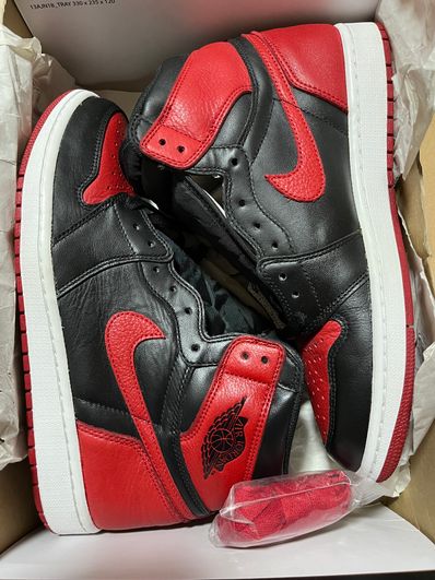 Nike Air Jordan 1 Retro High OG "Bred/Banned" (2016)