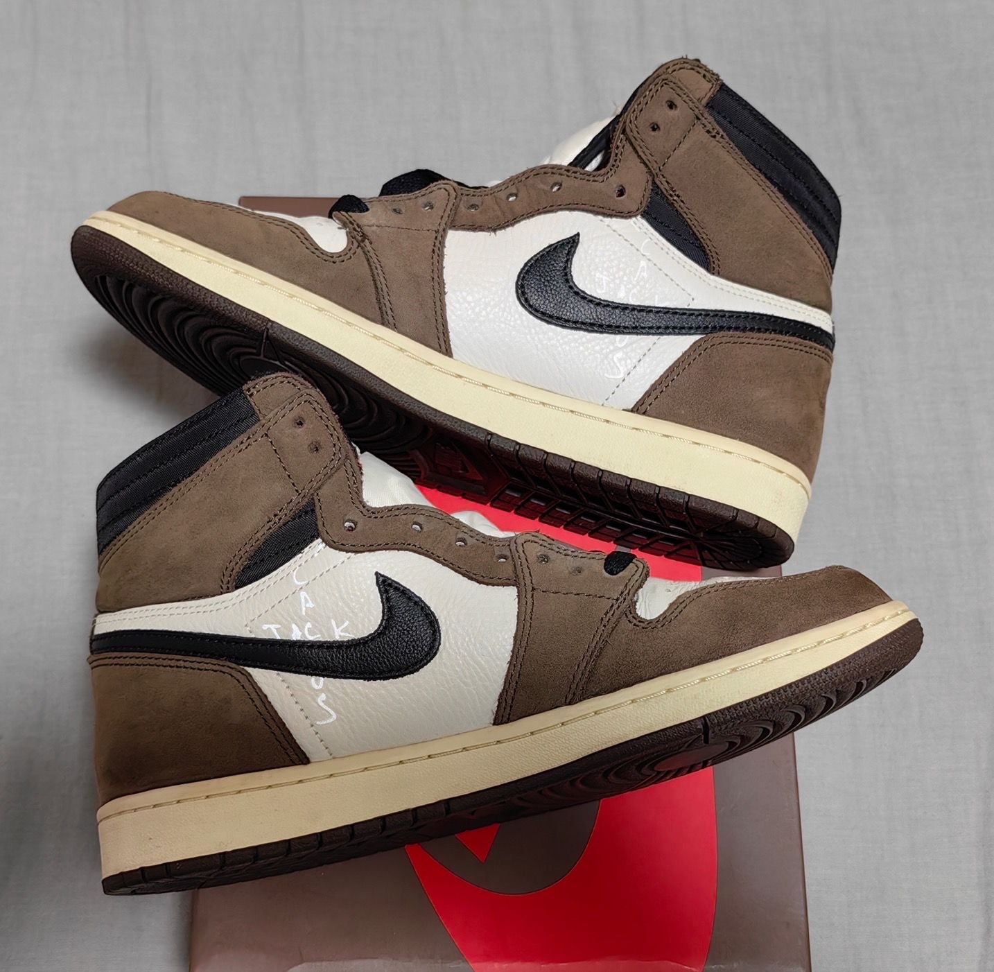 Travis Scott × Nike Air Jordan 1 Retro High OG TS SP "Sail/Dark Mocha"