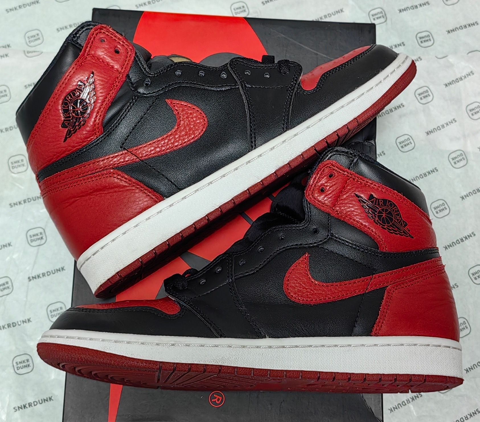 Nike Air Jordan 1 Retro High OG "Bred/Banned" (2016)